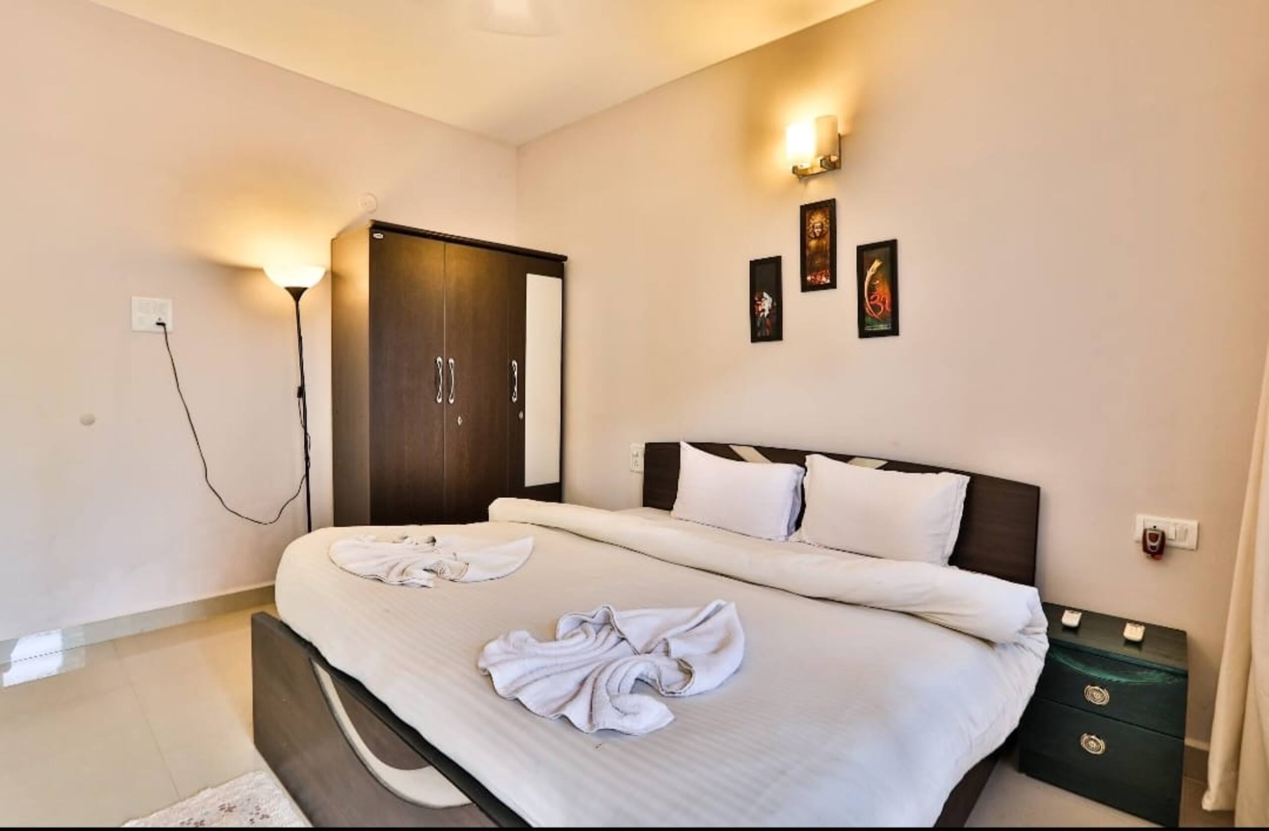 Luxury 2BHK apartment with Pool at Hilltop Vagator 18