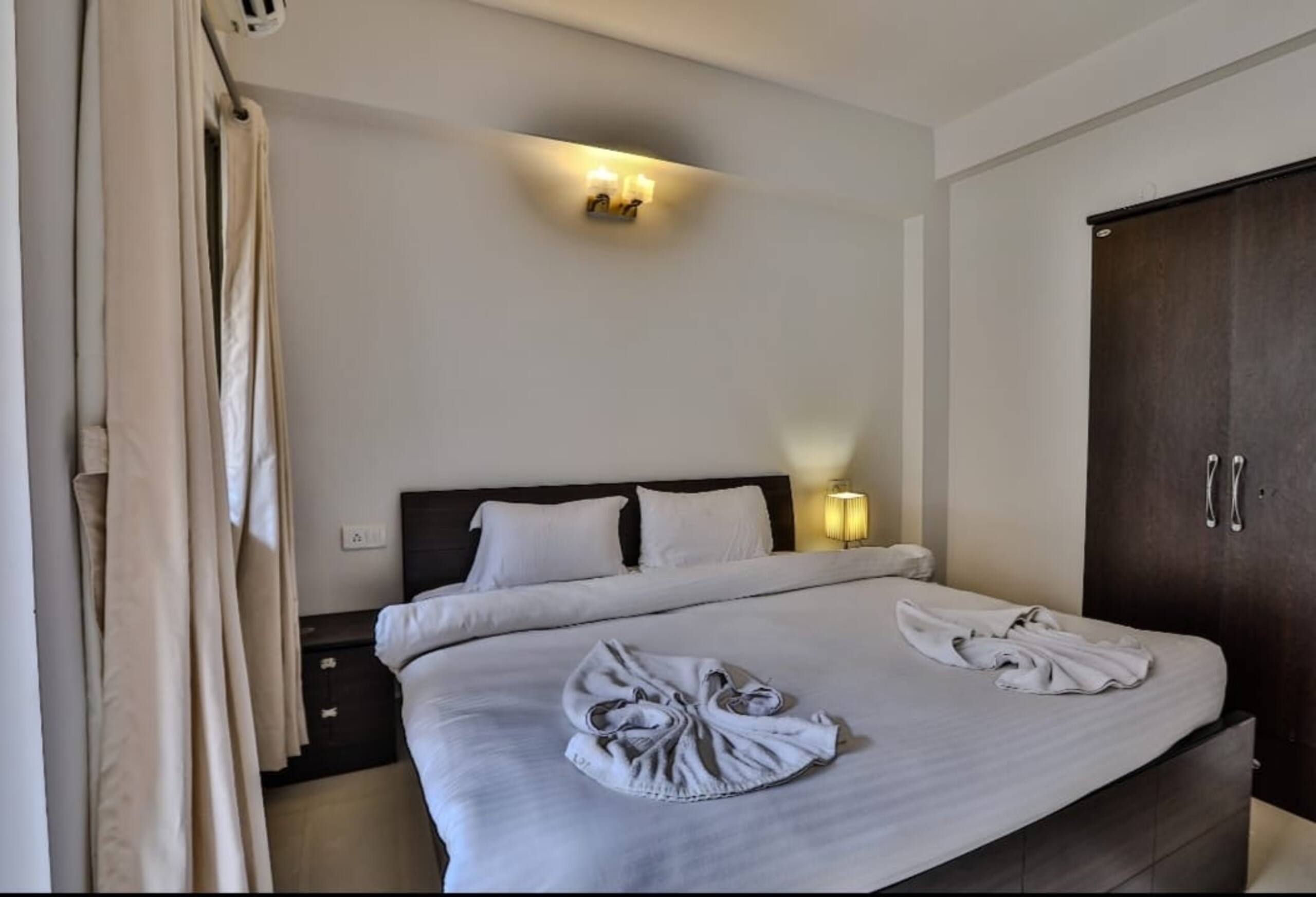 Luxury 2BHK apartment with Pool at Hilltop Vagator 17