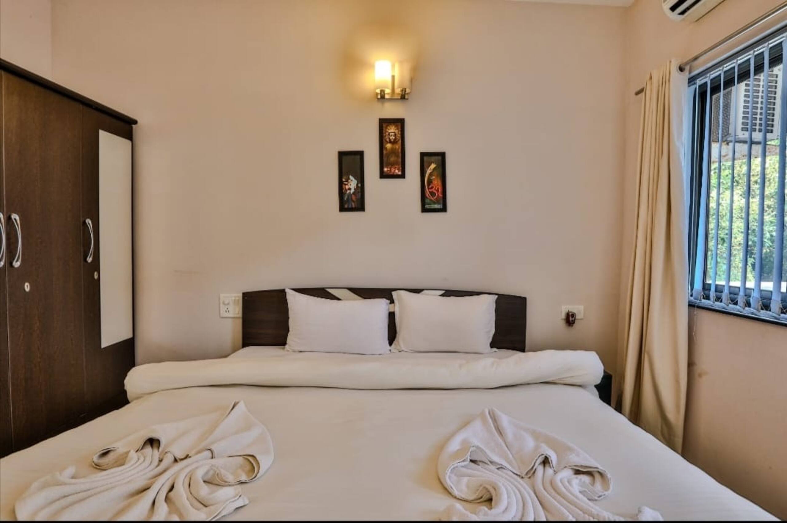 Luxury 2BHK apartment with Pool at Hilltop Vagator 7