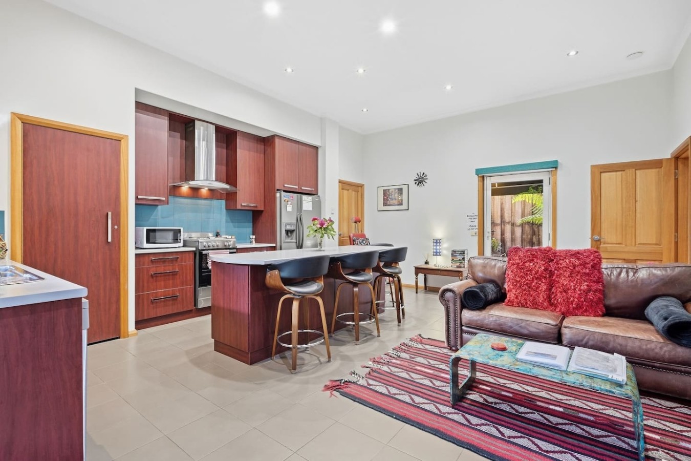Barber's Hyde | 2BR, Walk to Cafés & Waterfront