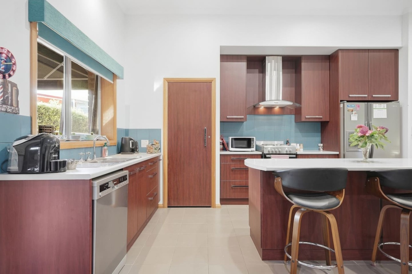 Barber's Hyde 2BR, Walk to Cafés & Waterfront 6