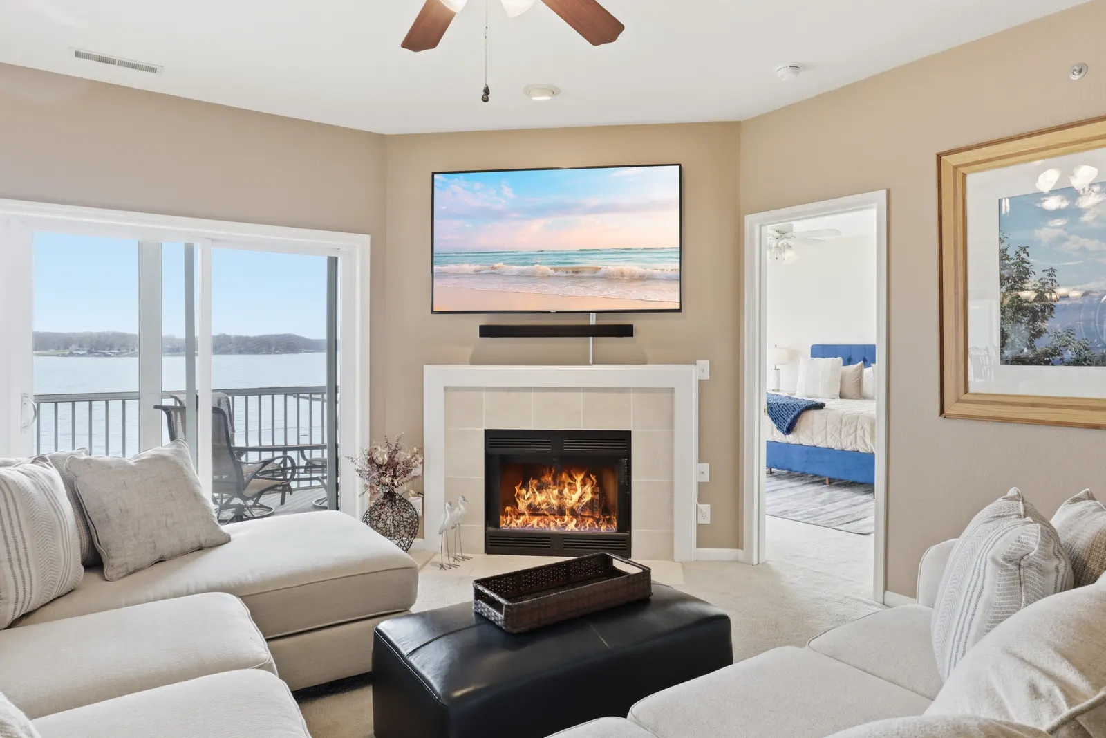 Super Spacious Lakefront Condo | Sleeps 9! — photo 2