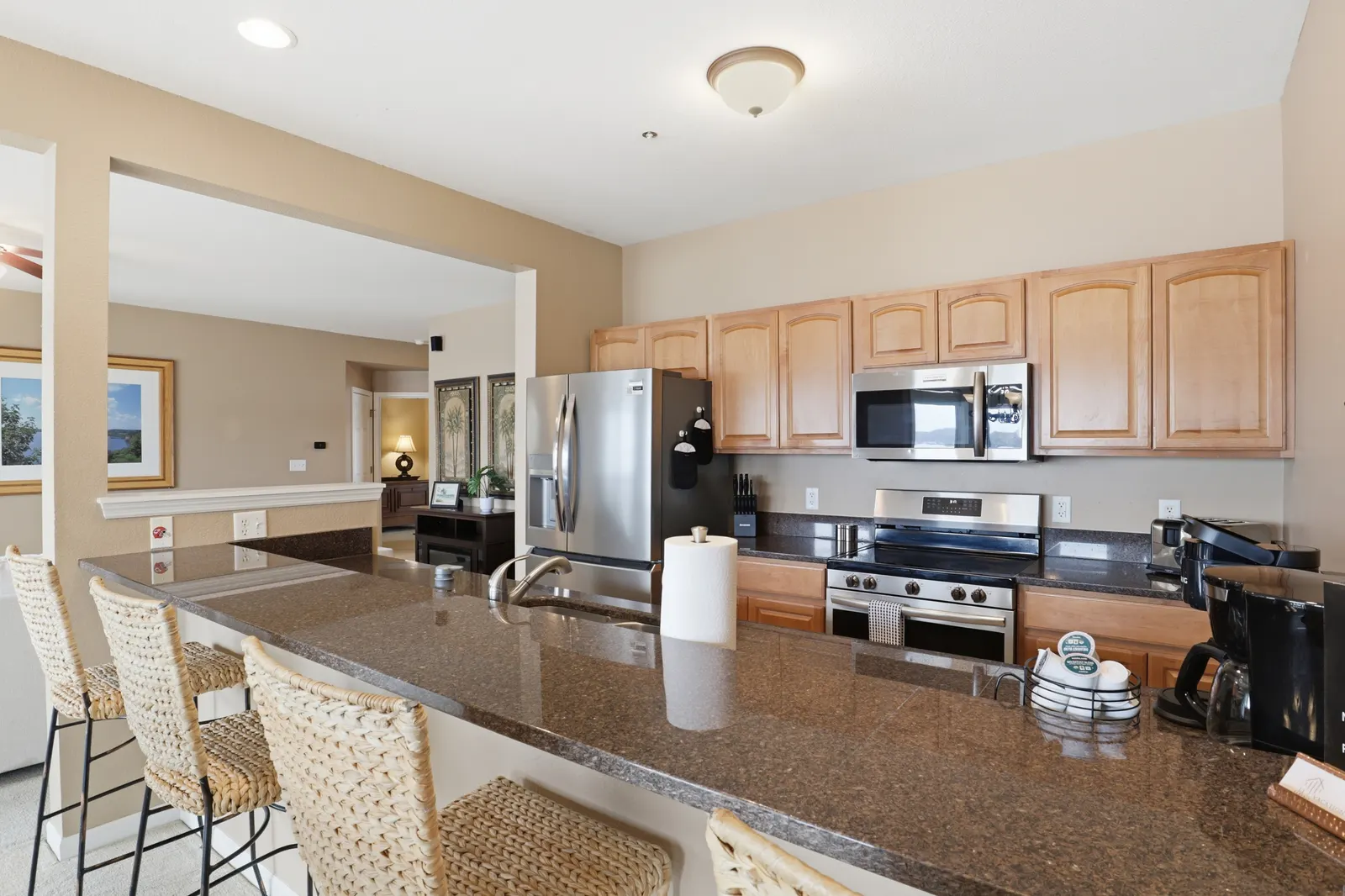 Super Spacious Lakefront Condo Sleeps 9! 11