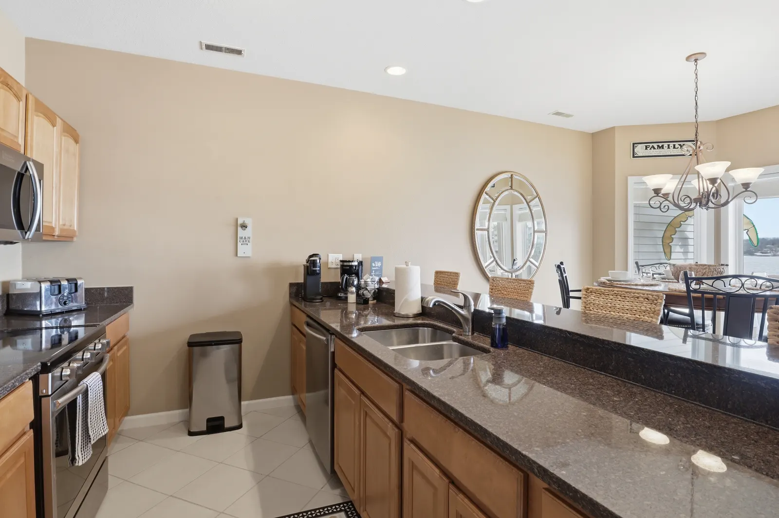 Super Spacious Lakefront Condo Sleeps 9! 12