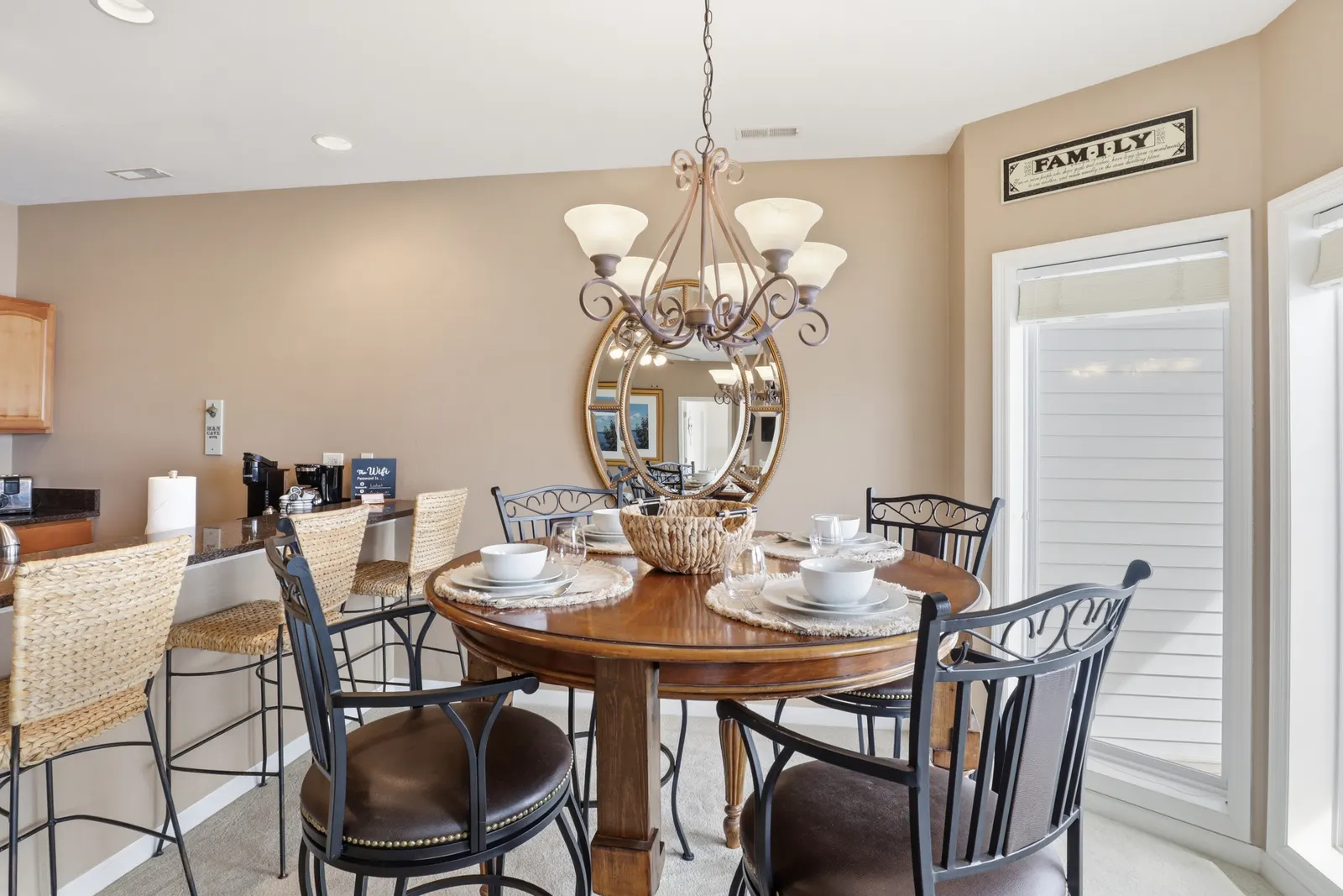 Super Spacious Lakefront Condo Sleeps 9! 15