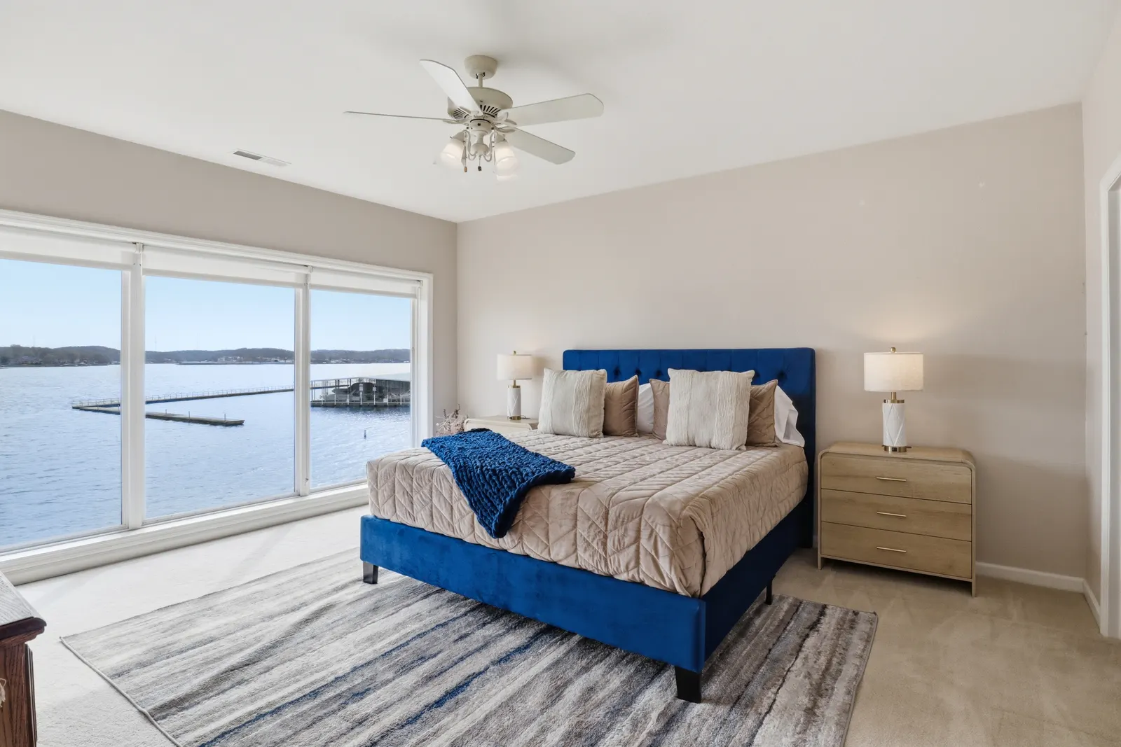 Super Spacious Lakefront Condo | Sleeps 9! — photo 5