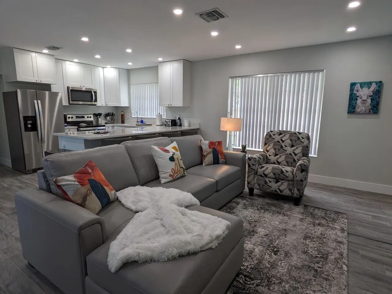 Posh Paradise! Condo 3 Units Heated Pool & Spa 2