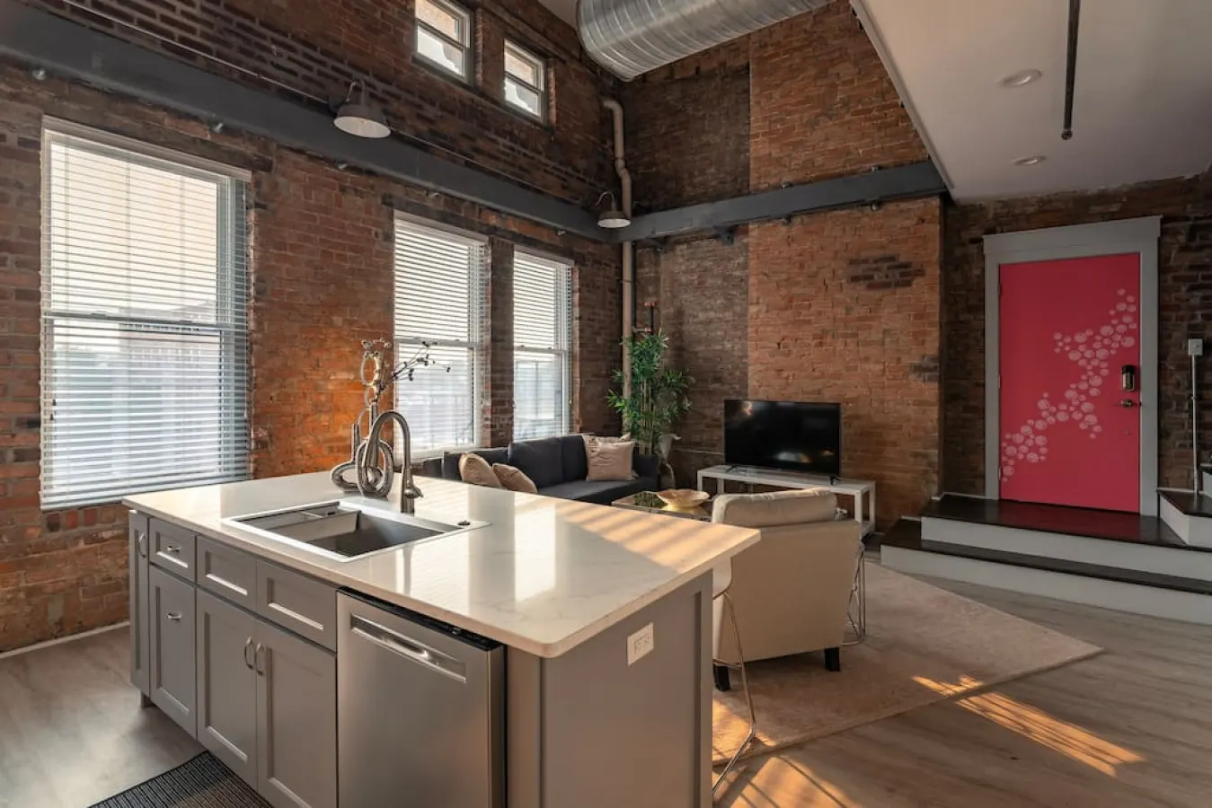 Bubbles Fantasy Suite: Explore OTR/DT & Rhinegeist 14