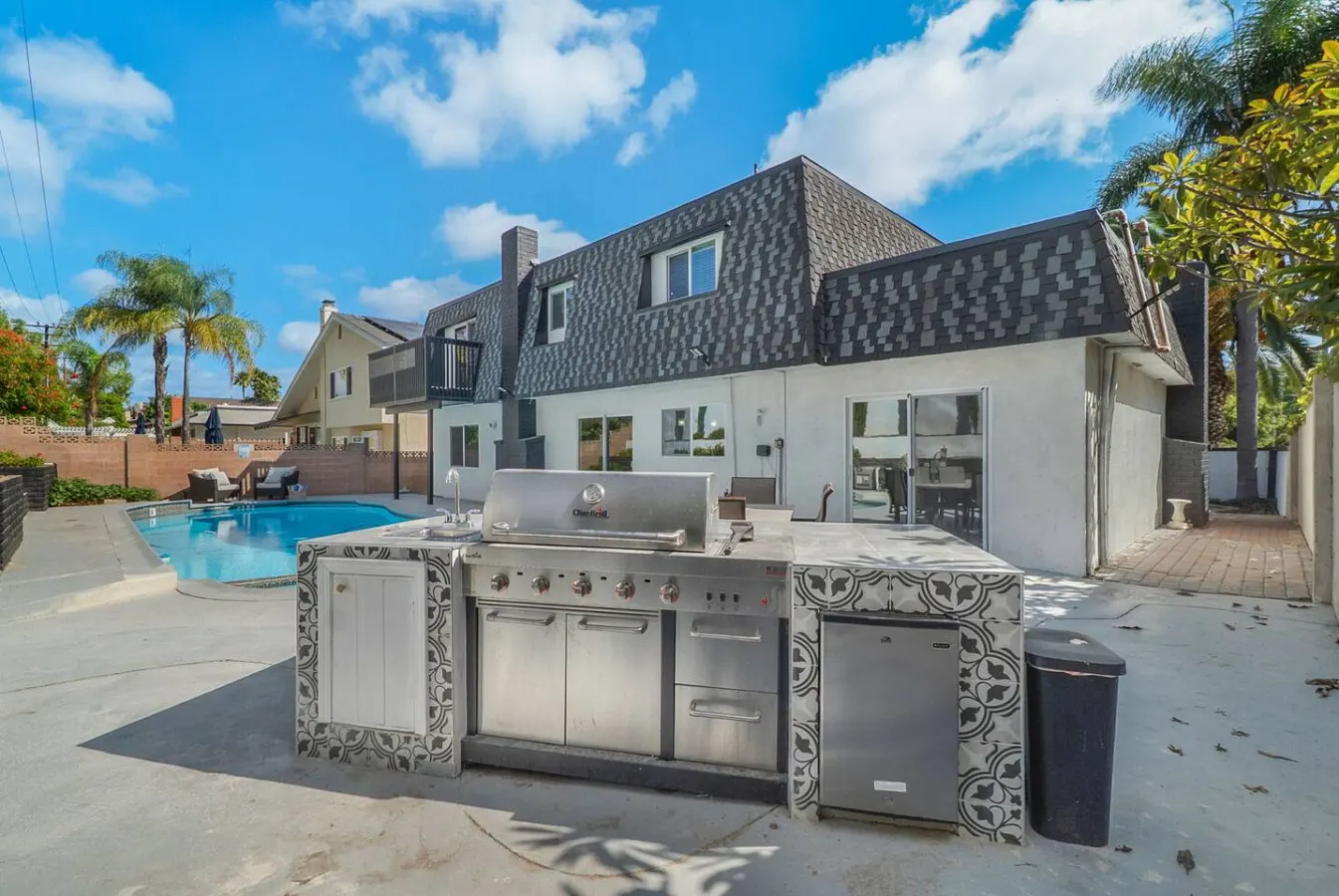 Hey! I Am Adriana On The Block | Pool | BBQ — photo 5