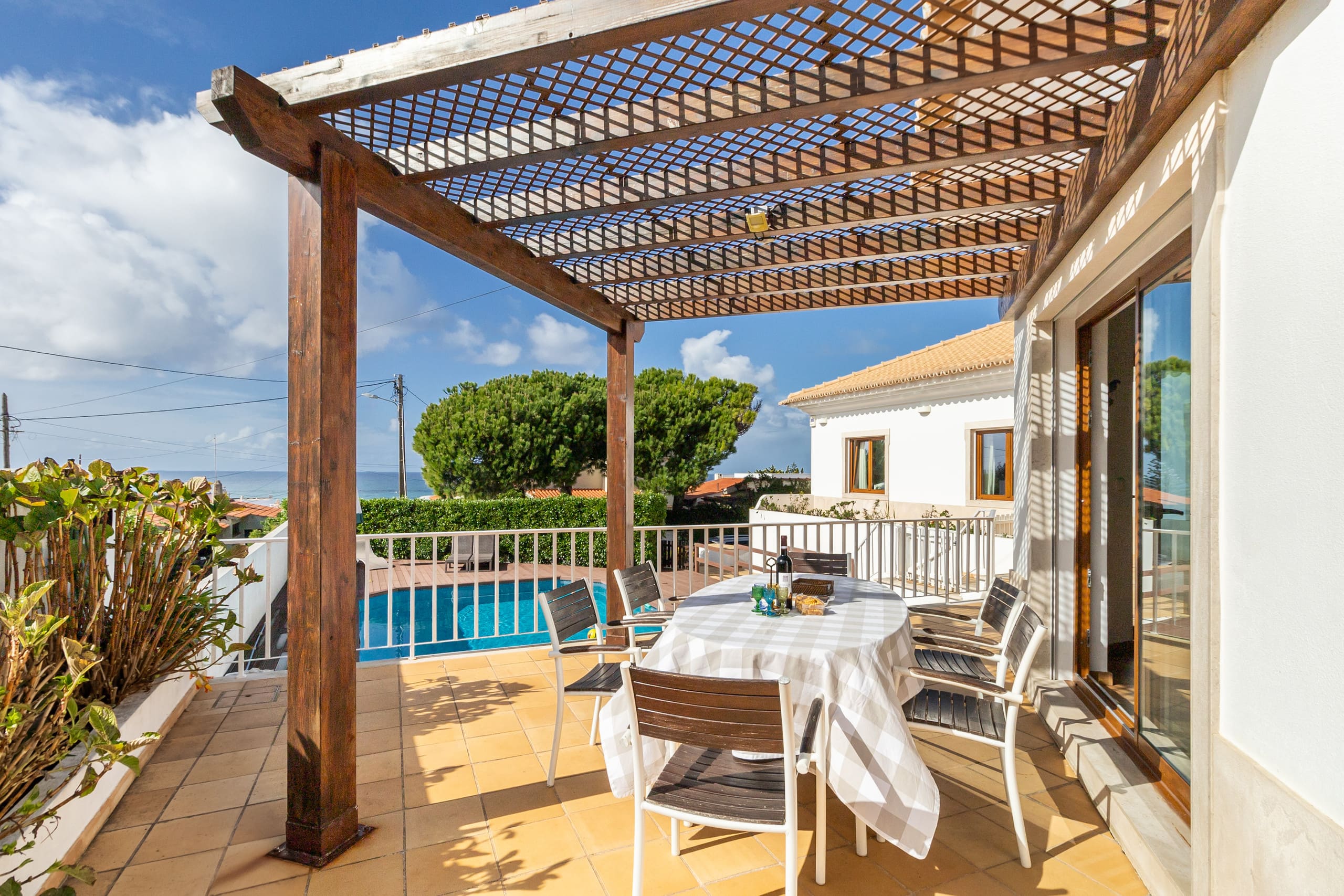 Relax on the sunny pool deck. Children friendly 37