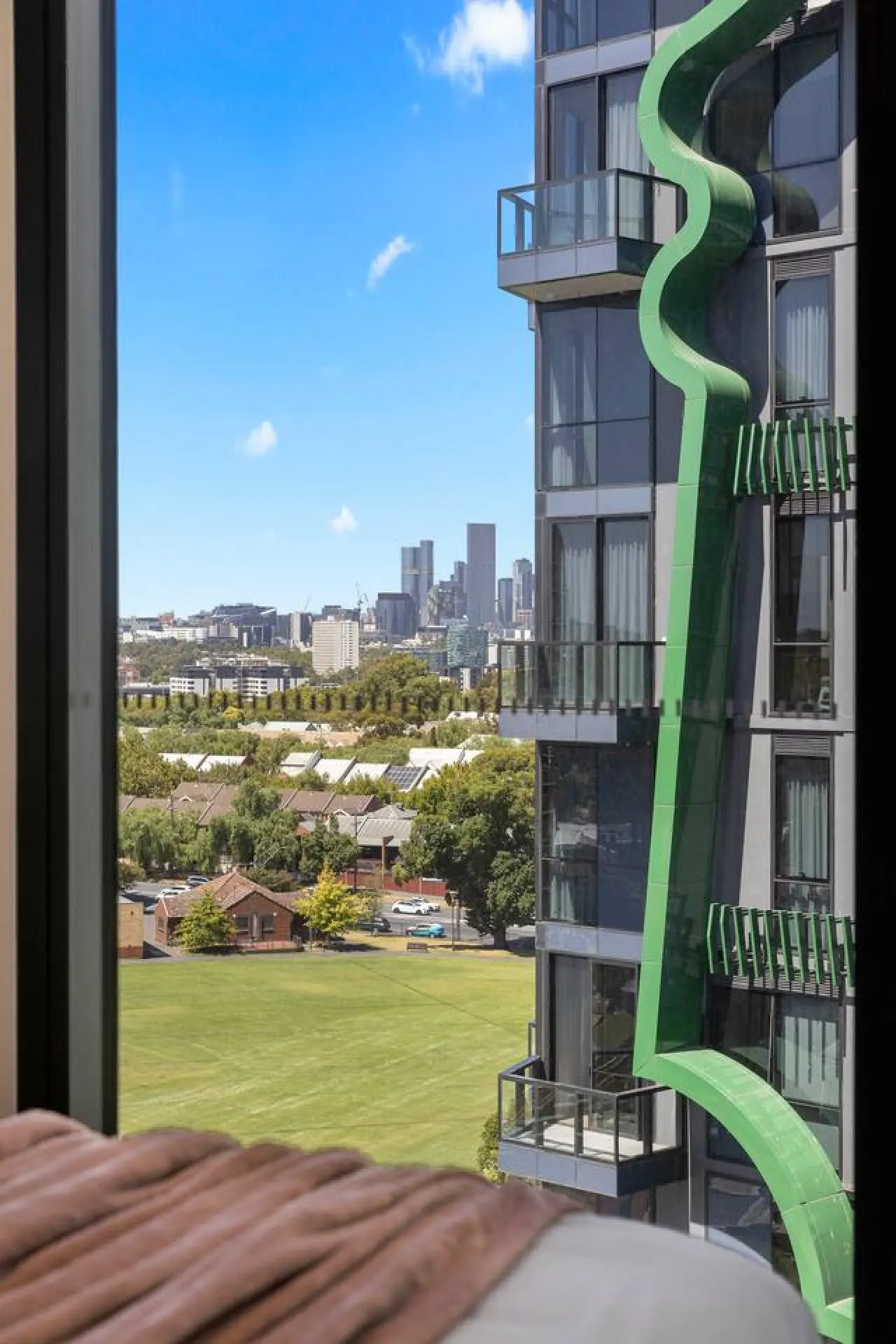 Spacious 2BR Flemington Racecourse Views & Pool 10