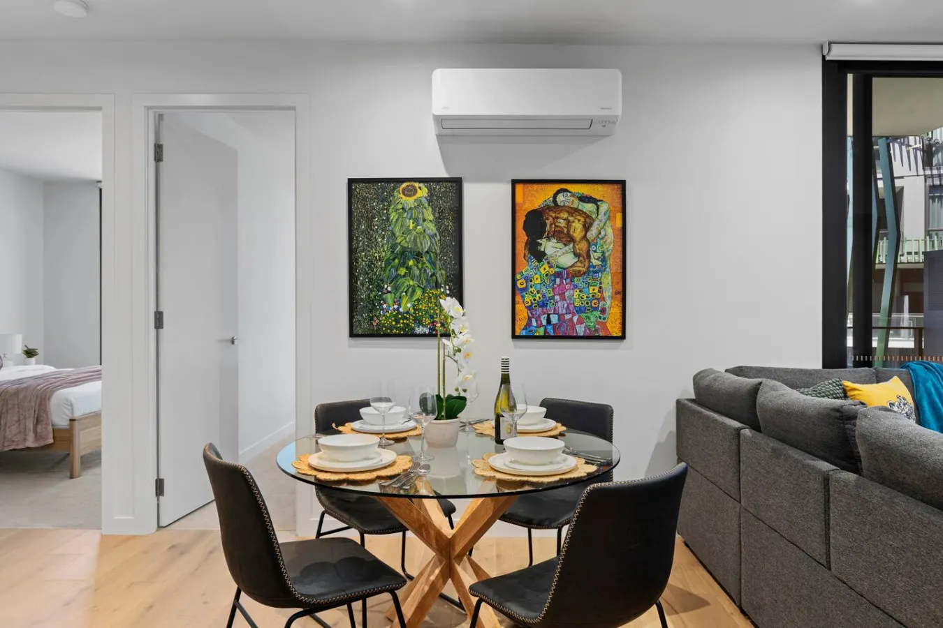 Spacious 2BR | Flemington Racecourse Views & Pool — photo 3