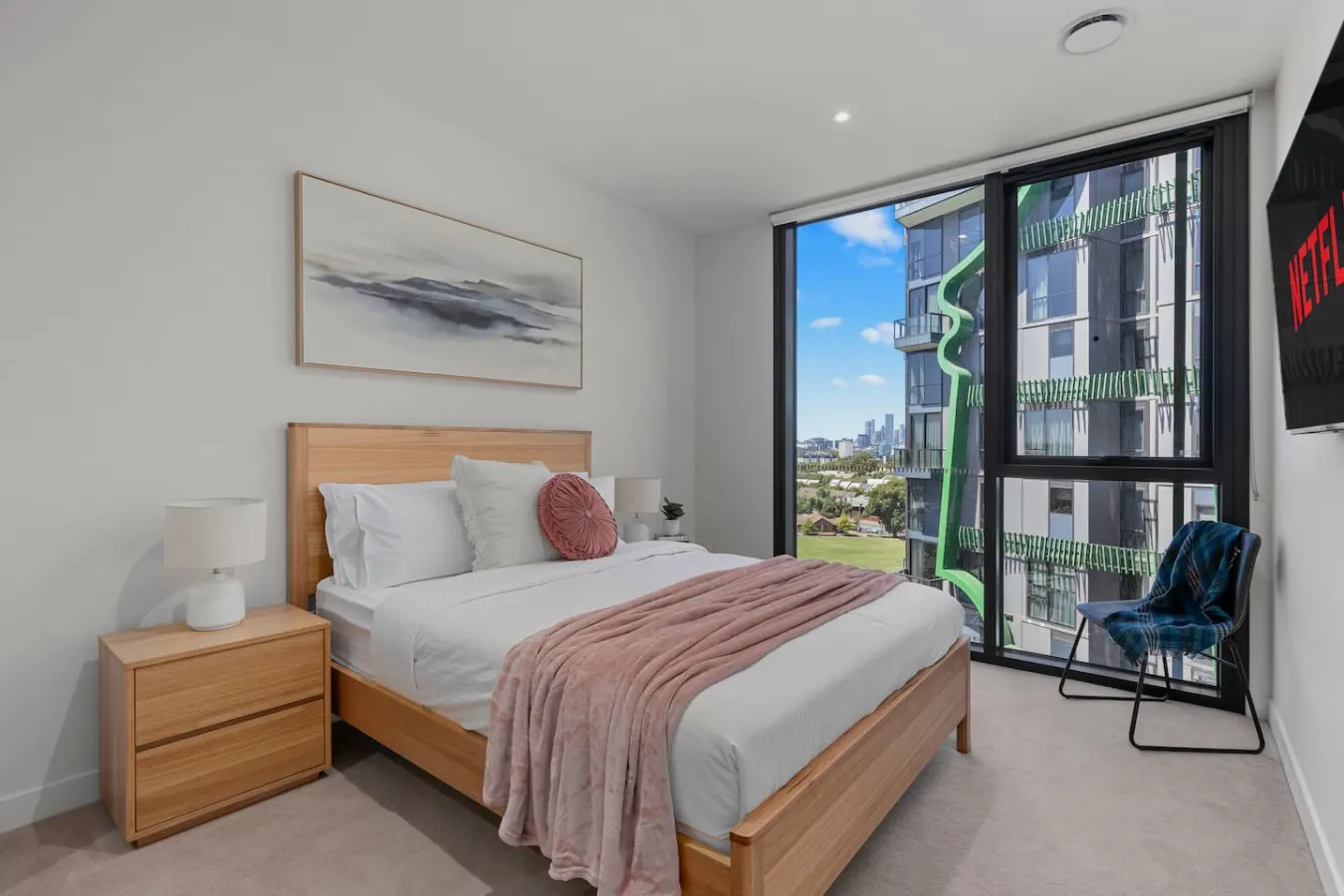 Spacious 2BR Flemington Racecourse Views & Pool 6