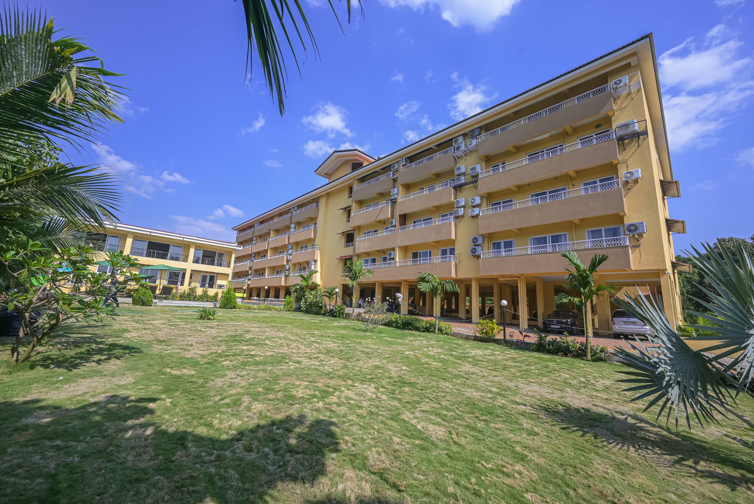 Candolim Apt with Pool, Close to Beach 21