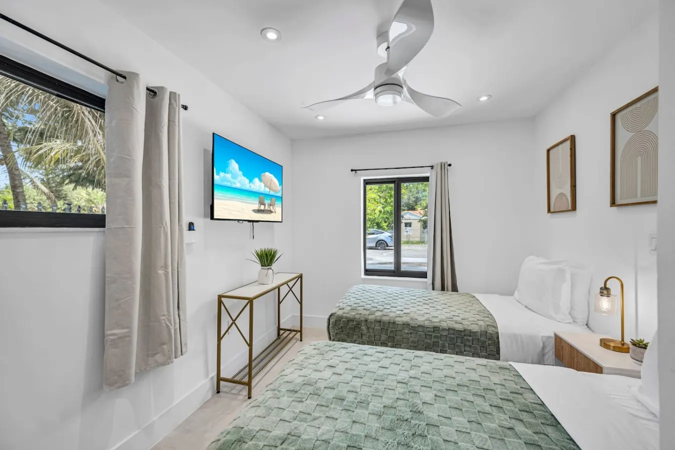 Casa Solara Tropical Oasis With Pool. Sleeps 10 20