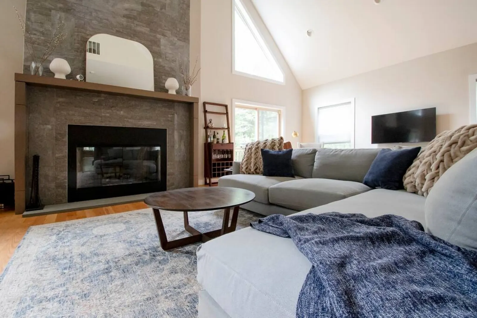 Highwoods Retreat Contemporary 3 bd/2 ba, 10 minutes to Woodstock 9