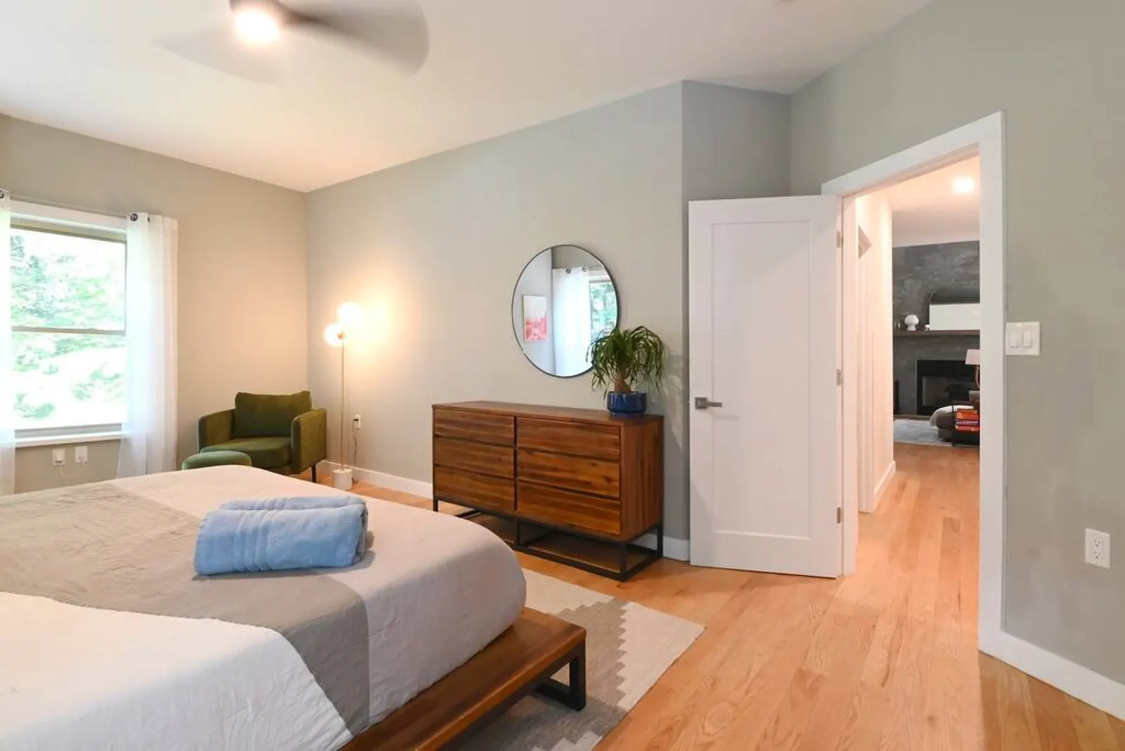Highwoods Retreat Contemporary 3 bd/2 ba, 10 minutes to Woodstock 17