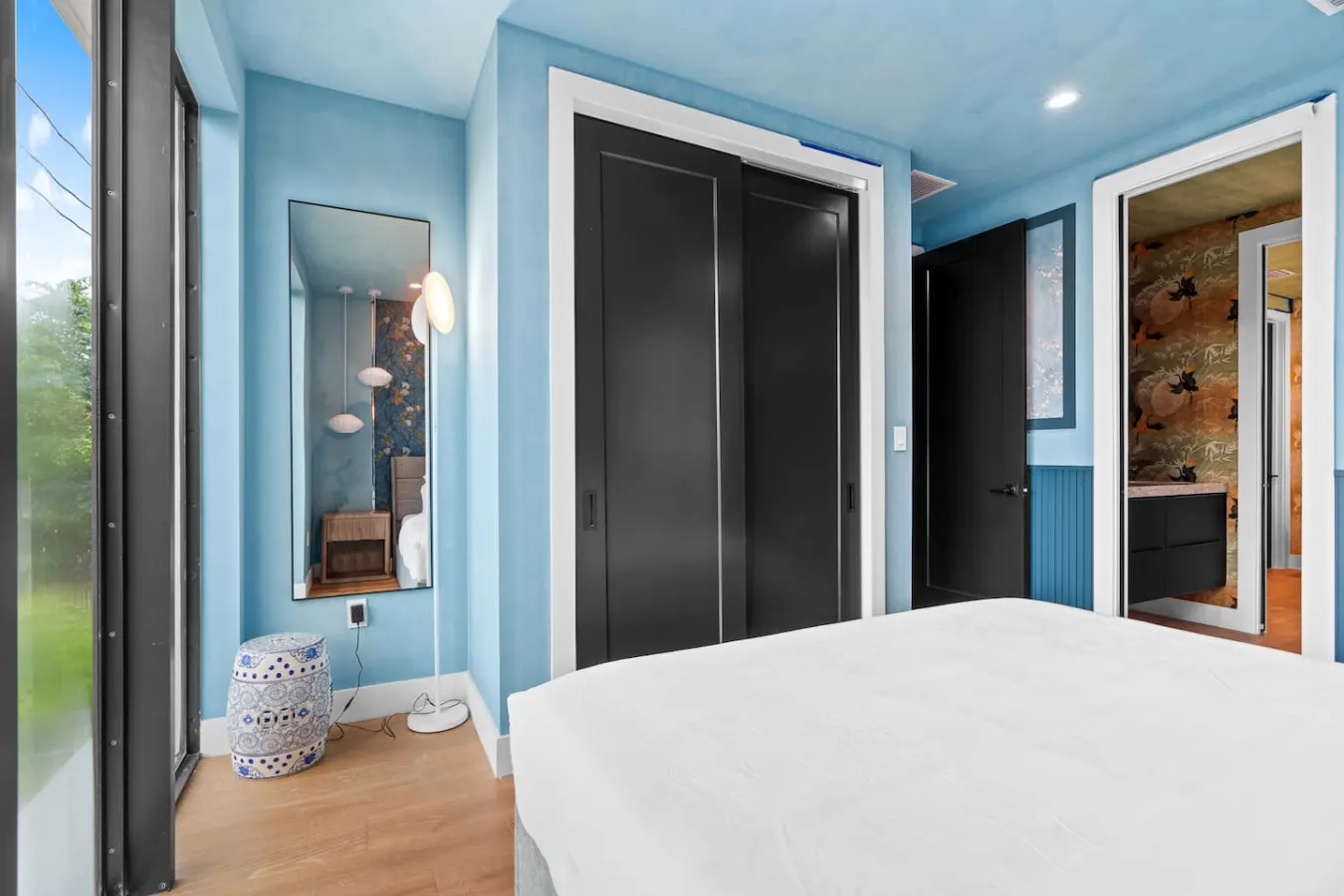 20% Off NEW Central Miami Stylish Villa w/Pool! 16