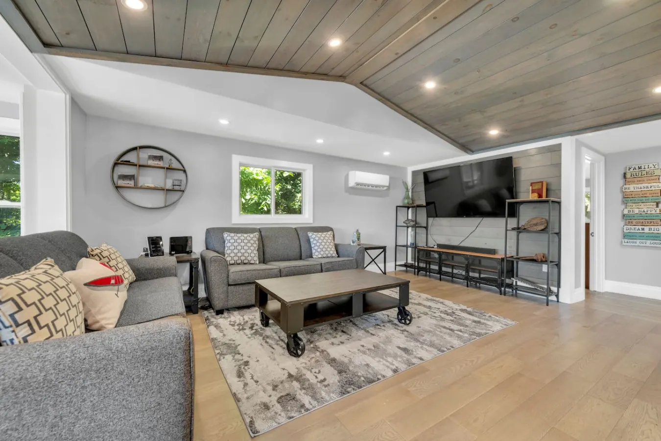 The Lakeview — photo 2