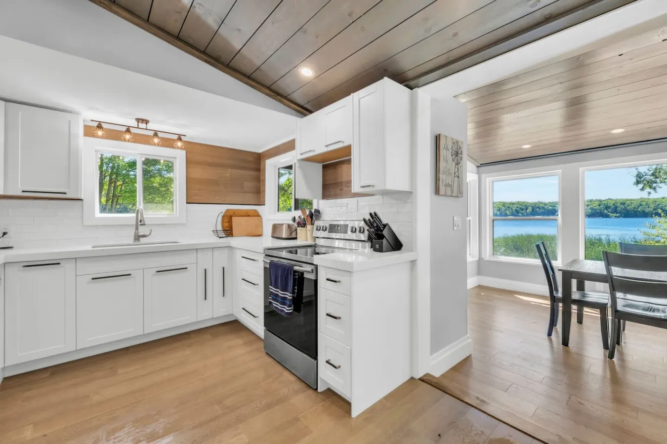 The Lakeview 14