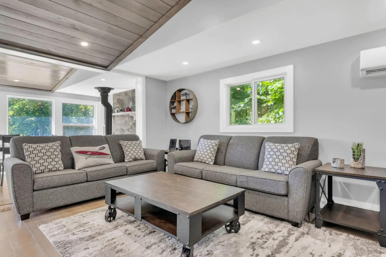 The Lakeview 16