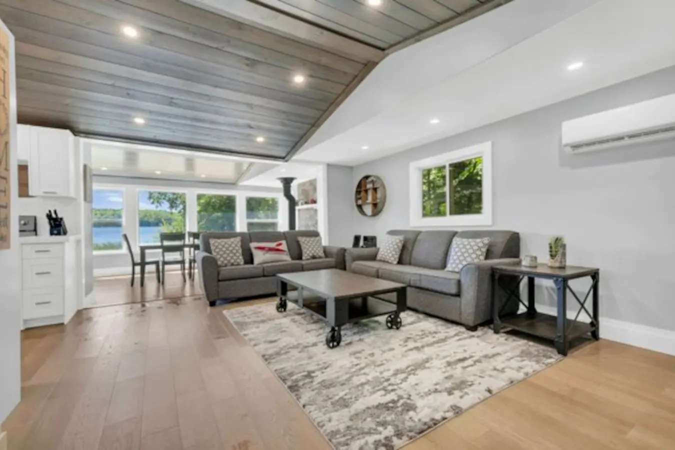 The Lakeview — photo 4