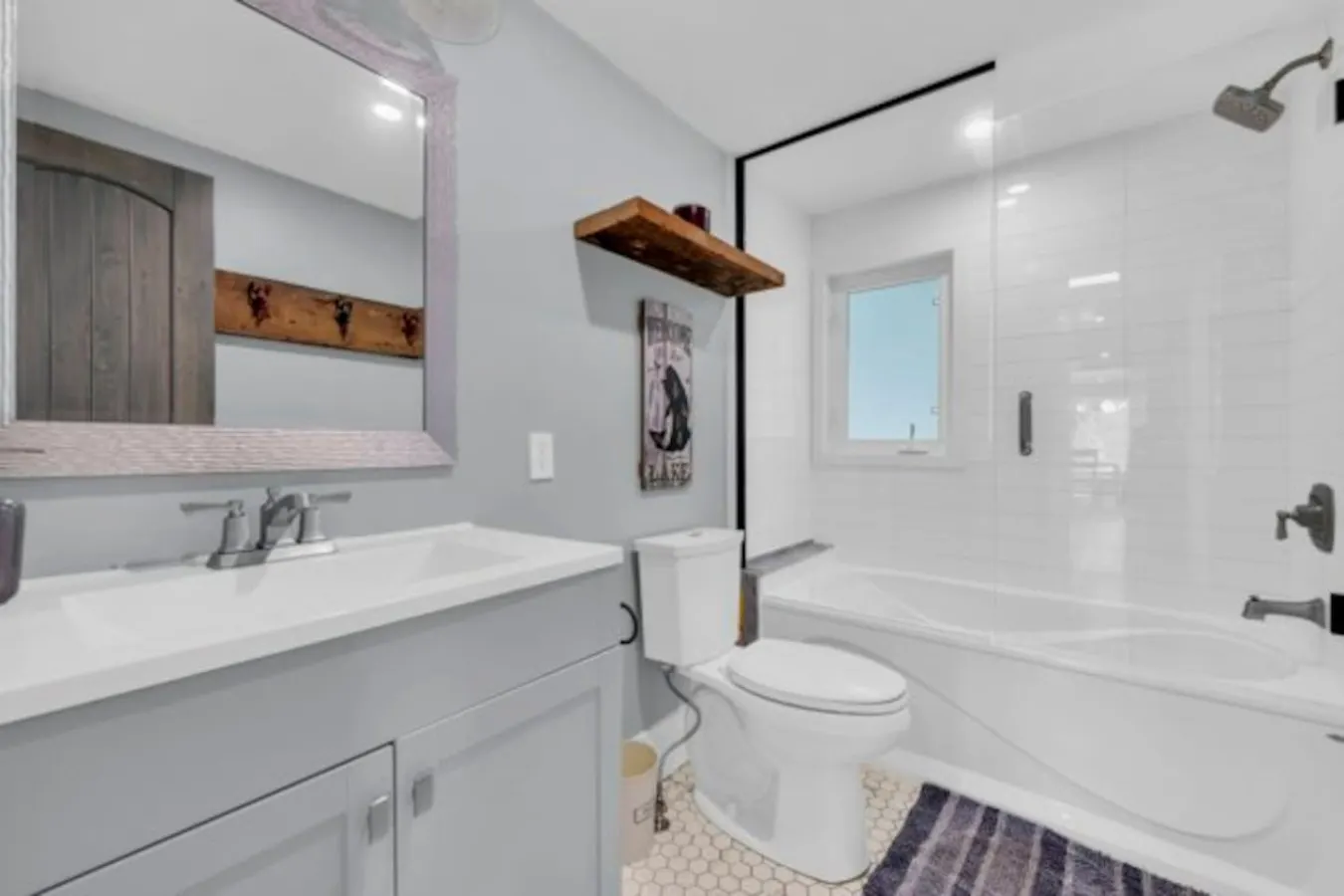 The Lakeview 8