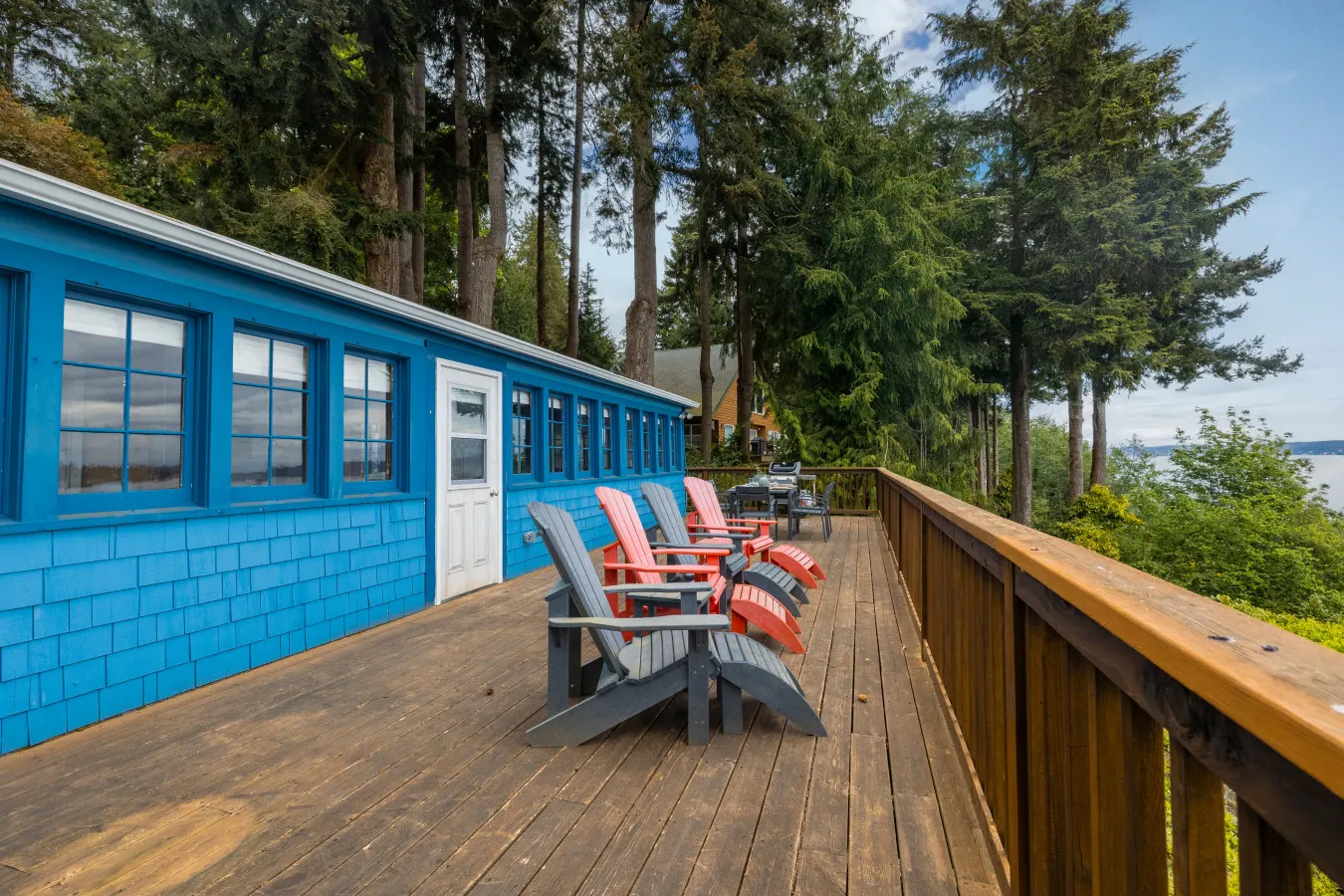 Sunrise View Waterfront Cabin 11