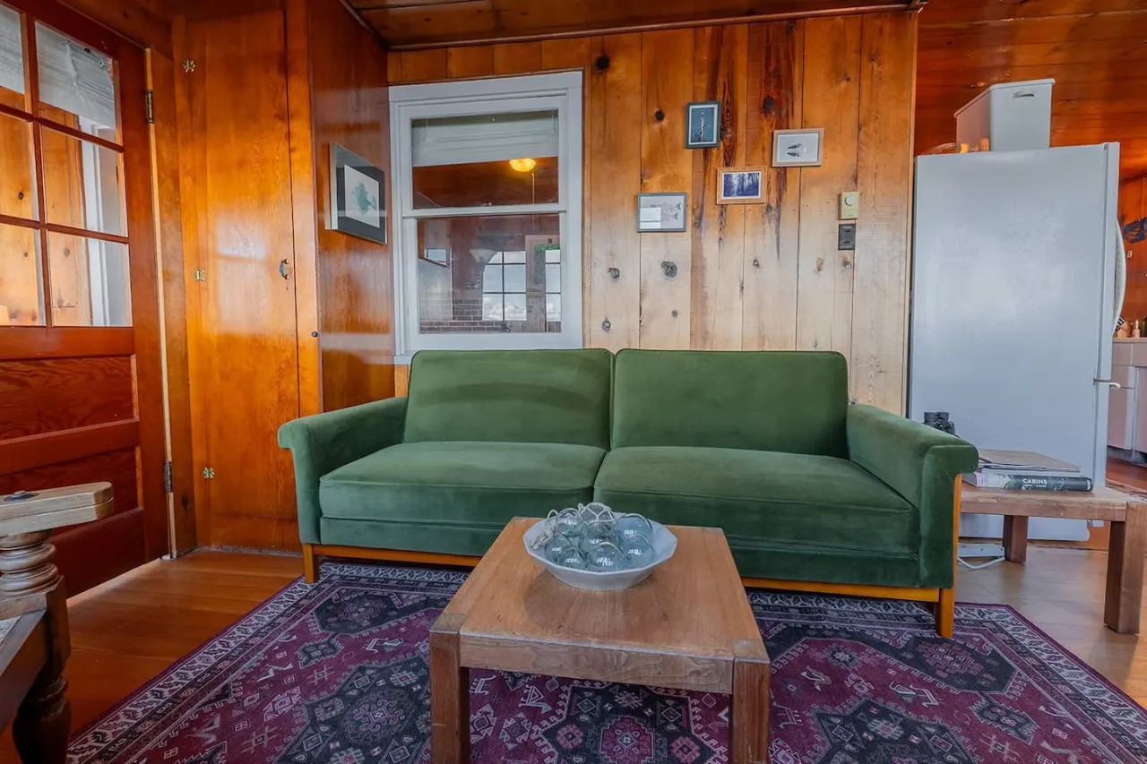 Sunrise View Waterfront Cabin 17