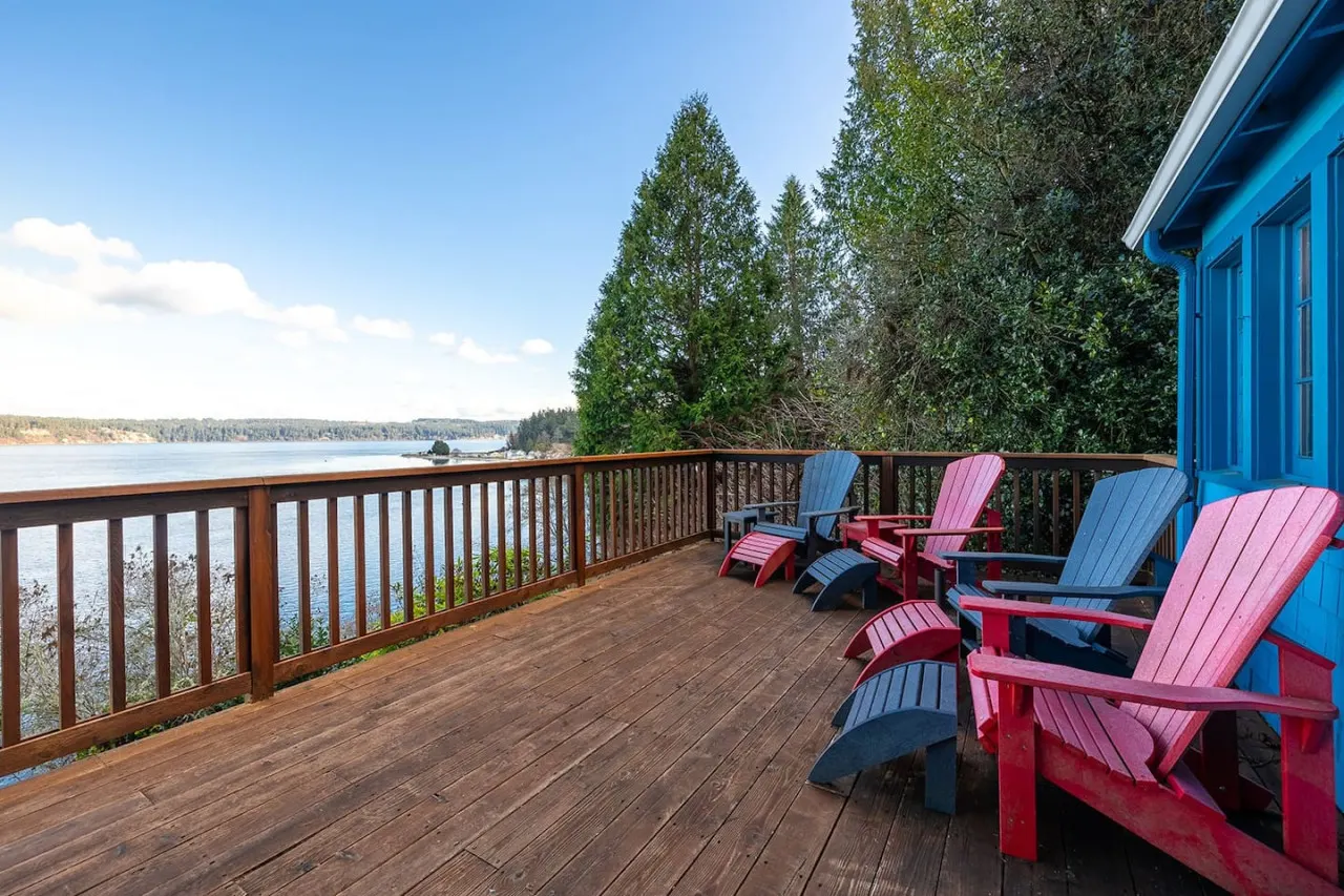 Sunrise View Waterfront Cabin — photo 3