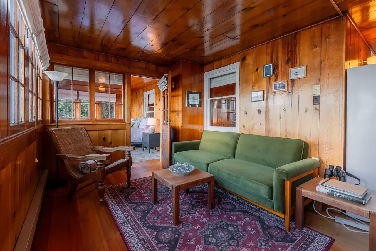 Sunrise View Waterfront Cabin — photo 5