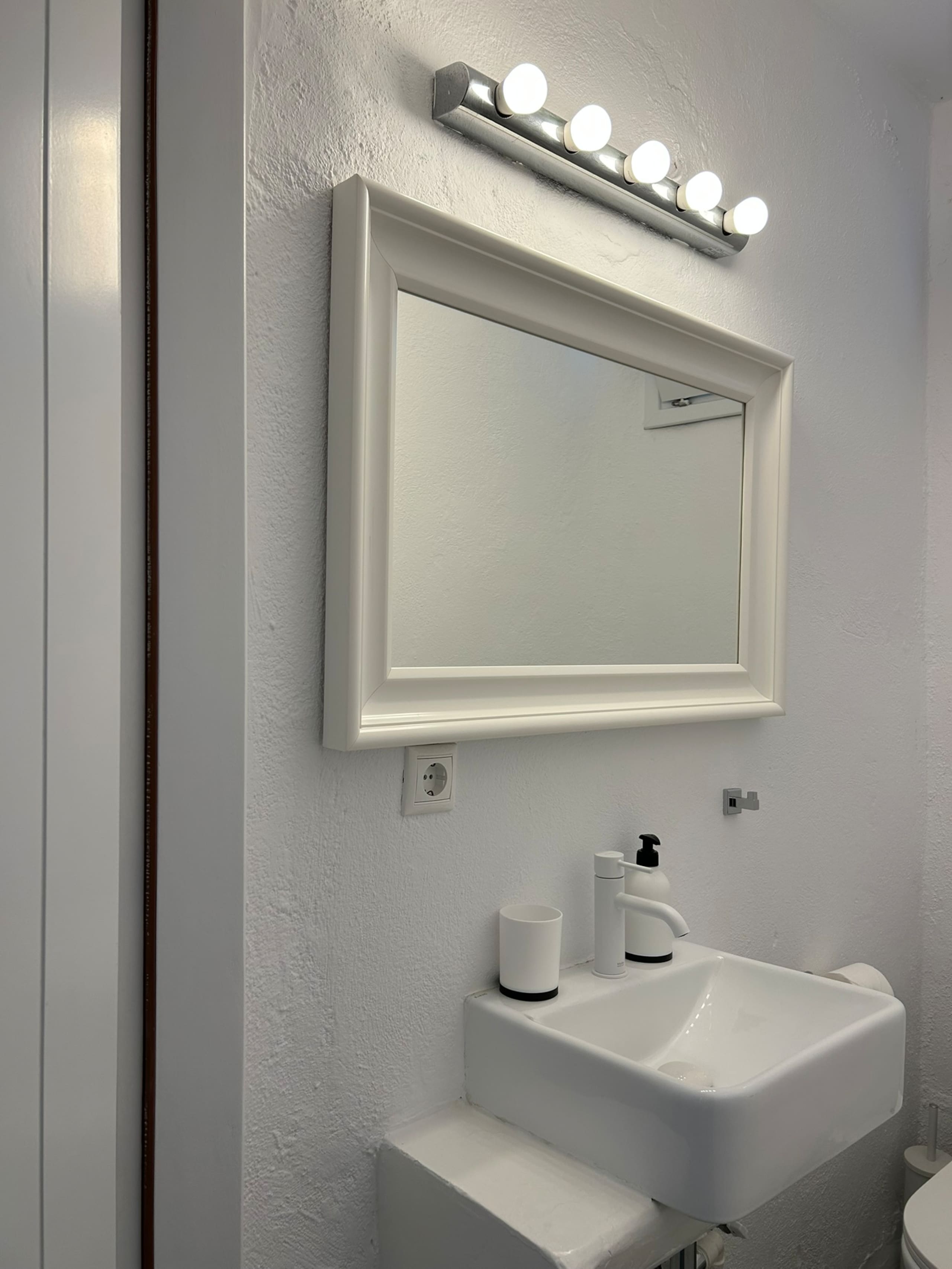 Aura Suite 7