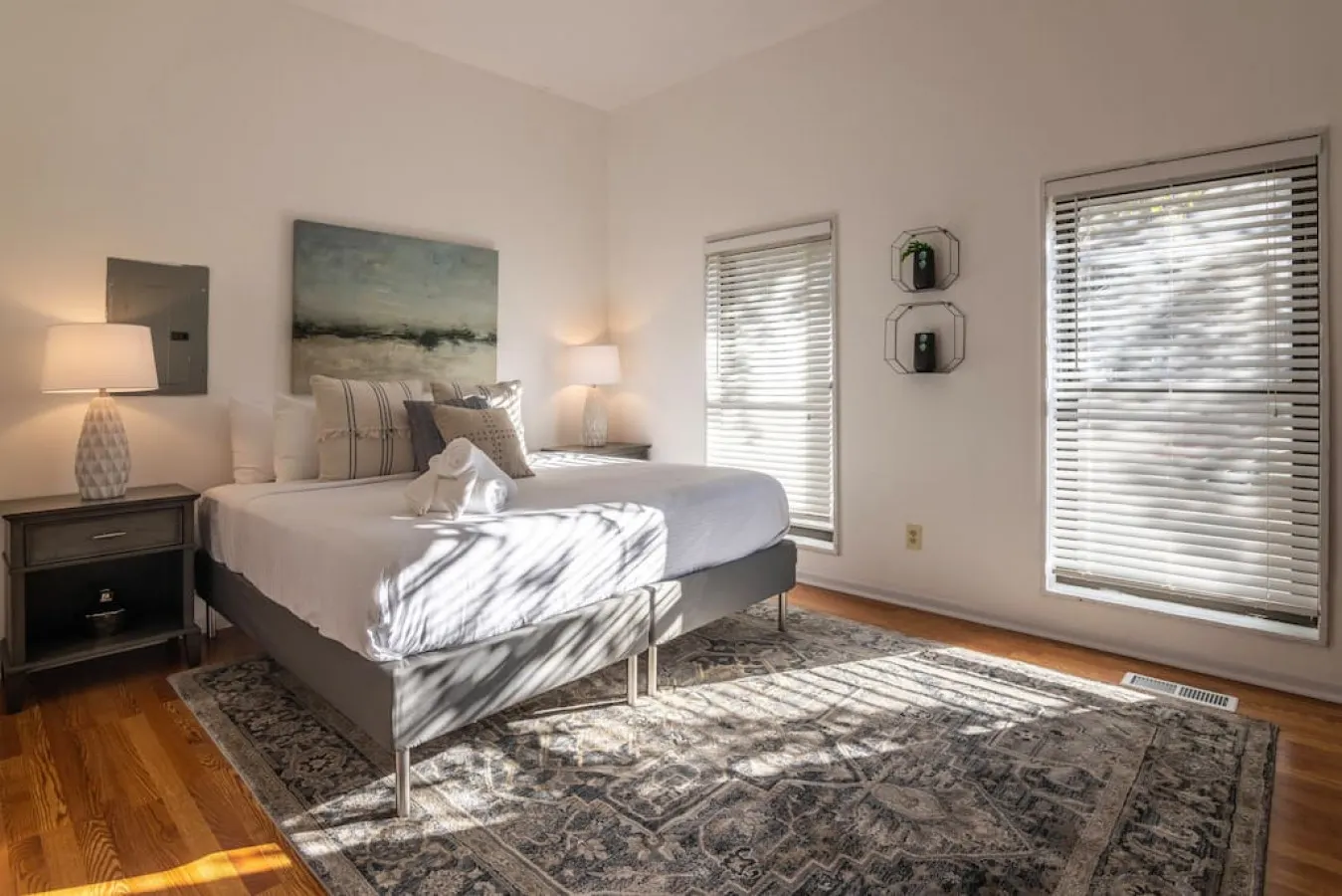Adorable Mt Adams 2BR near it all 11