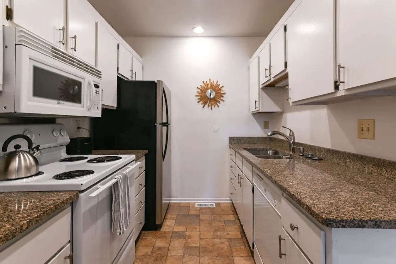 Adorable Mt Adams 2BR near it all 13