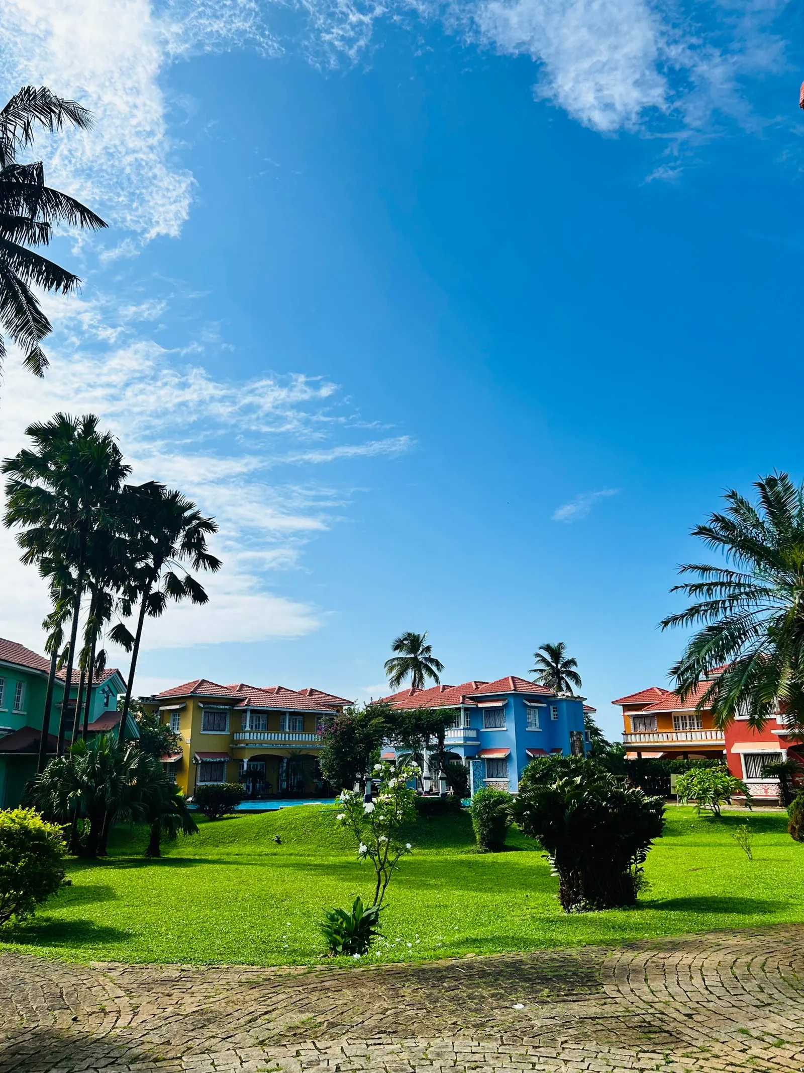 Blue house by the sea 20