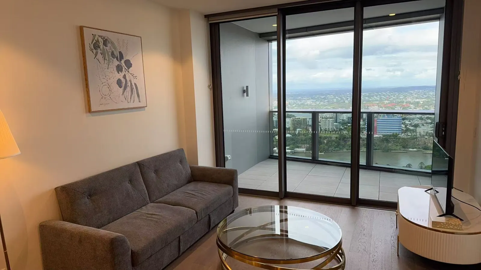 LVL43 QW 1BR Apartment With Riverview