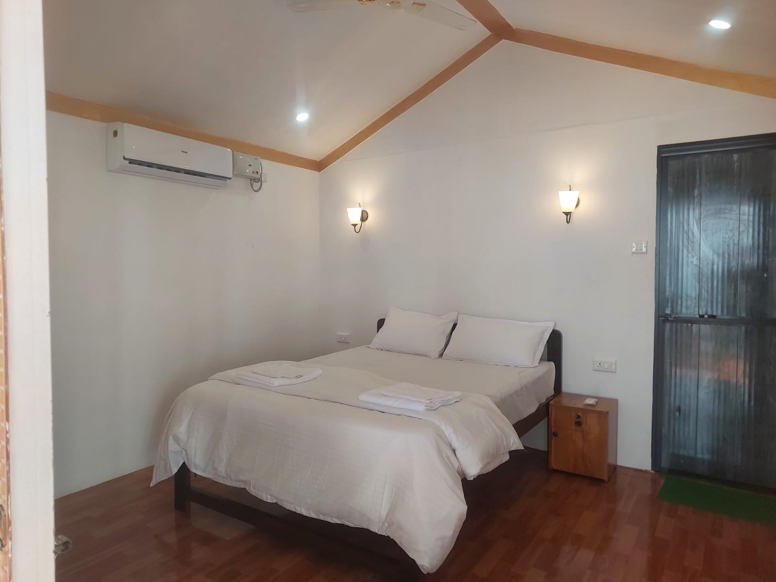 Nikhil's Beach Cottages 4