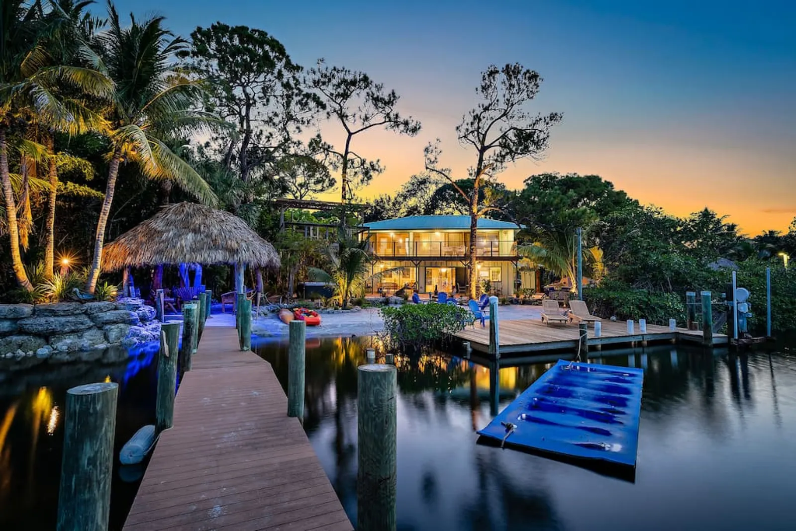 The River House, Boston Whaler Boat Included, Private Beach!