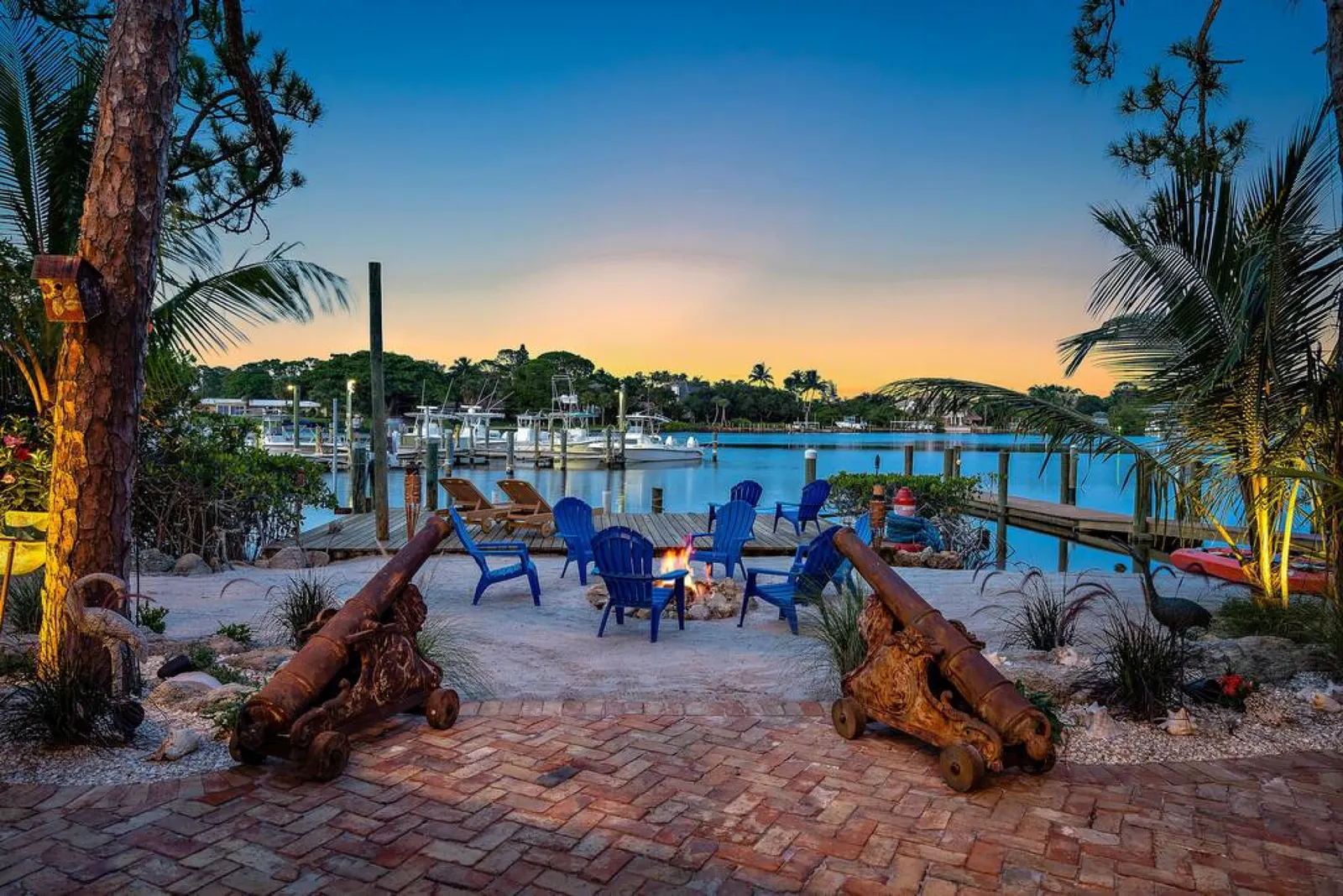 The River House, Boston Whaler Boat Included, Private Beach! 11