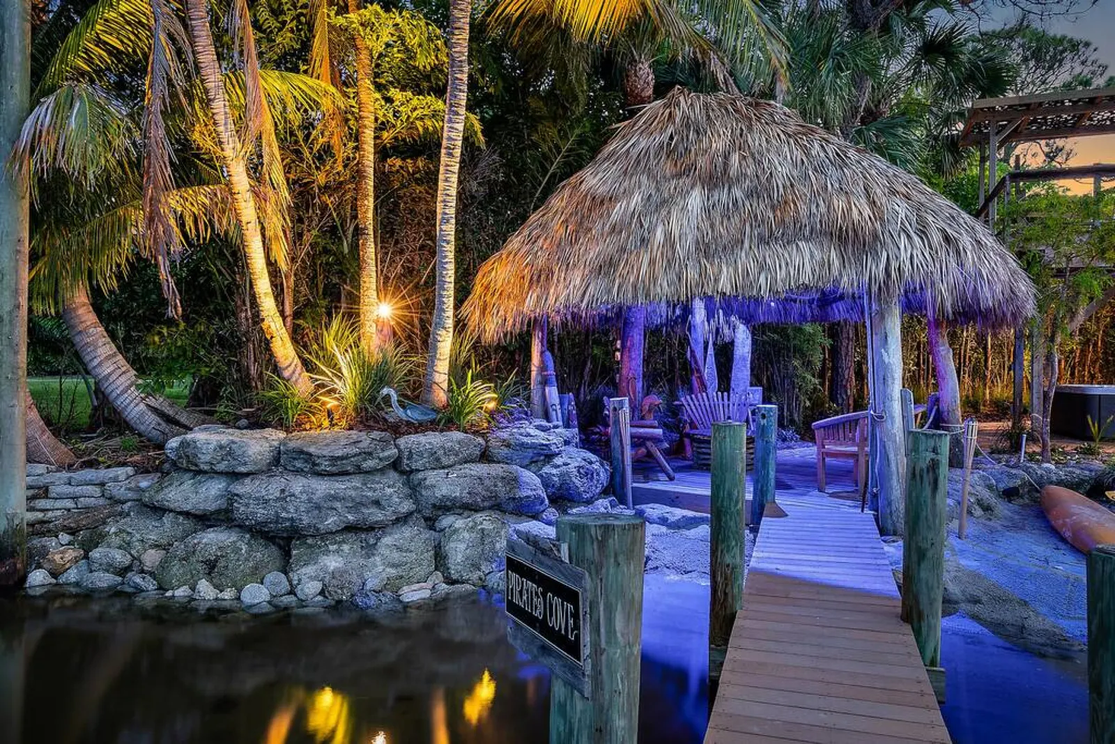 The River House, Boston Whaler Boat Included, Private Beach! 13