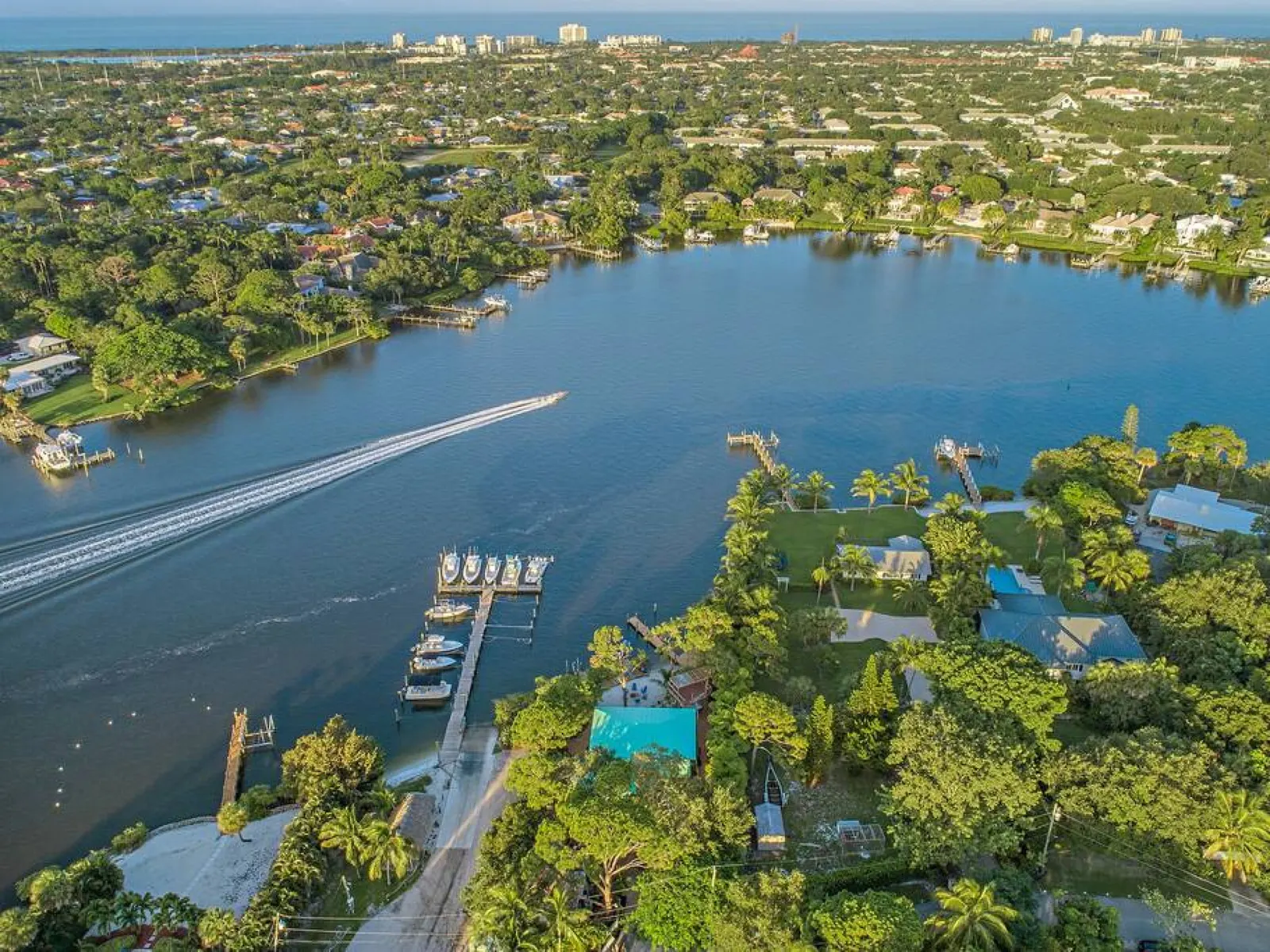 The River House, Boston Whaler Boat Included, Private Beach! 15