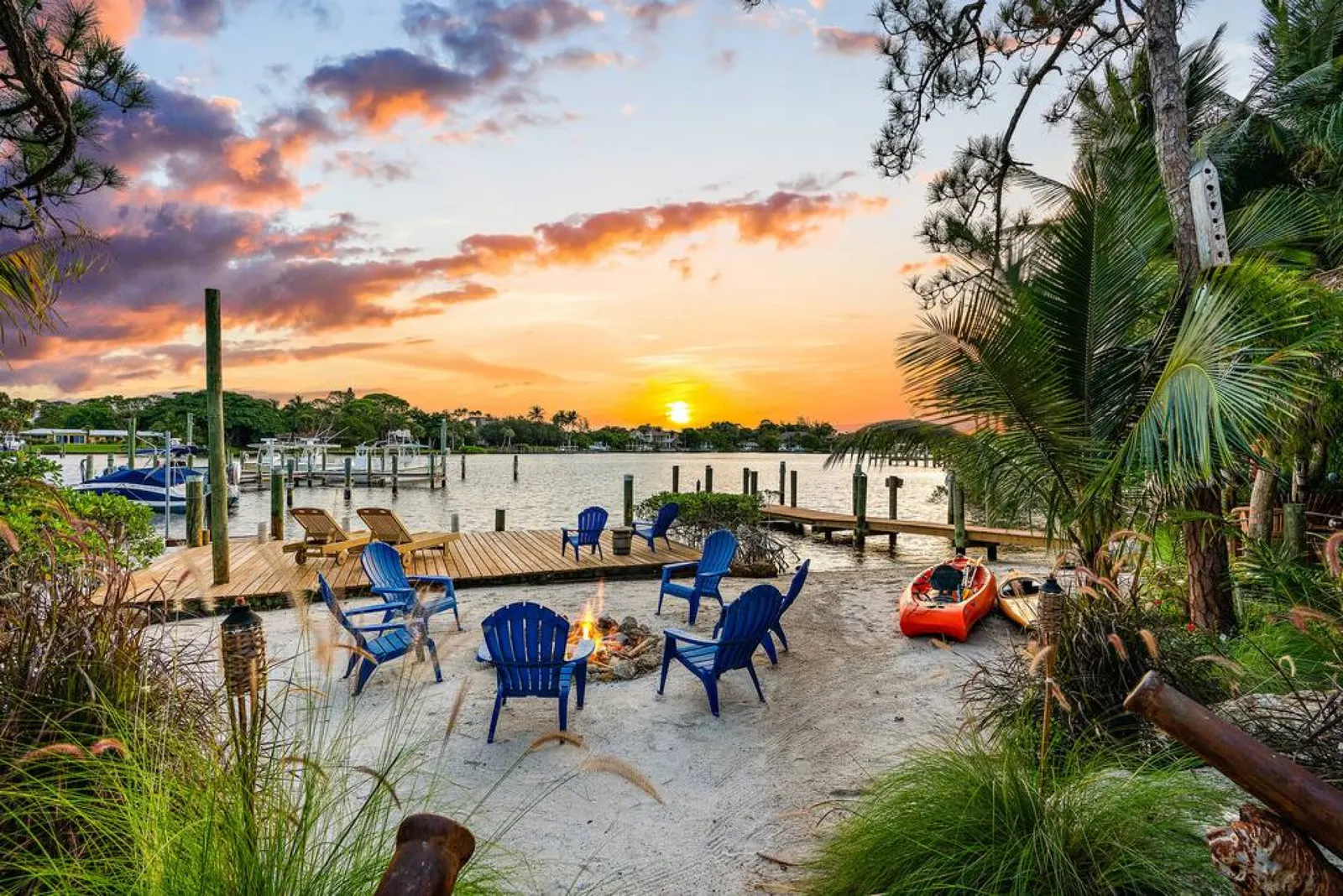 The River House, Boston Whaler Boat Included, Private Beach! 3