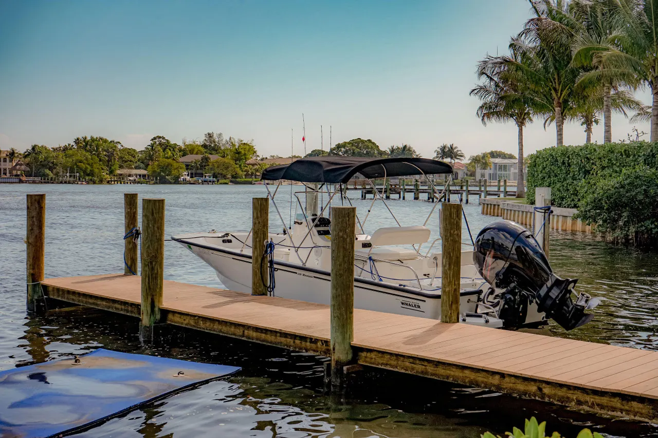 The River House, Boston Whaler Boat Included, Private Beach! 6