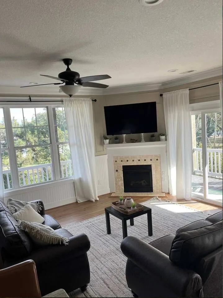 Willoughby Beach 4BR Home • Sleeps 8 — photo 2
