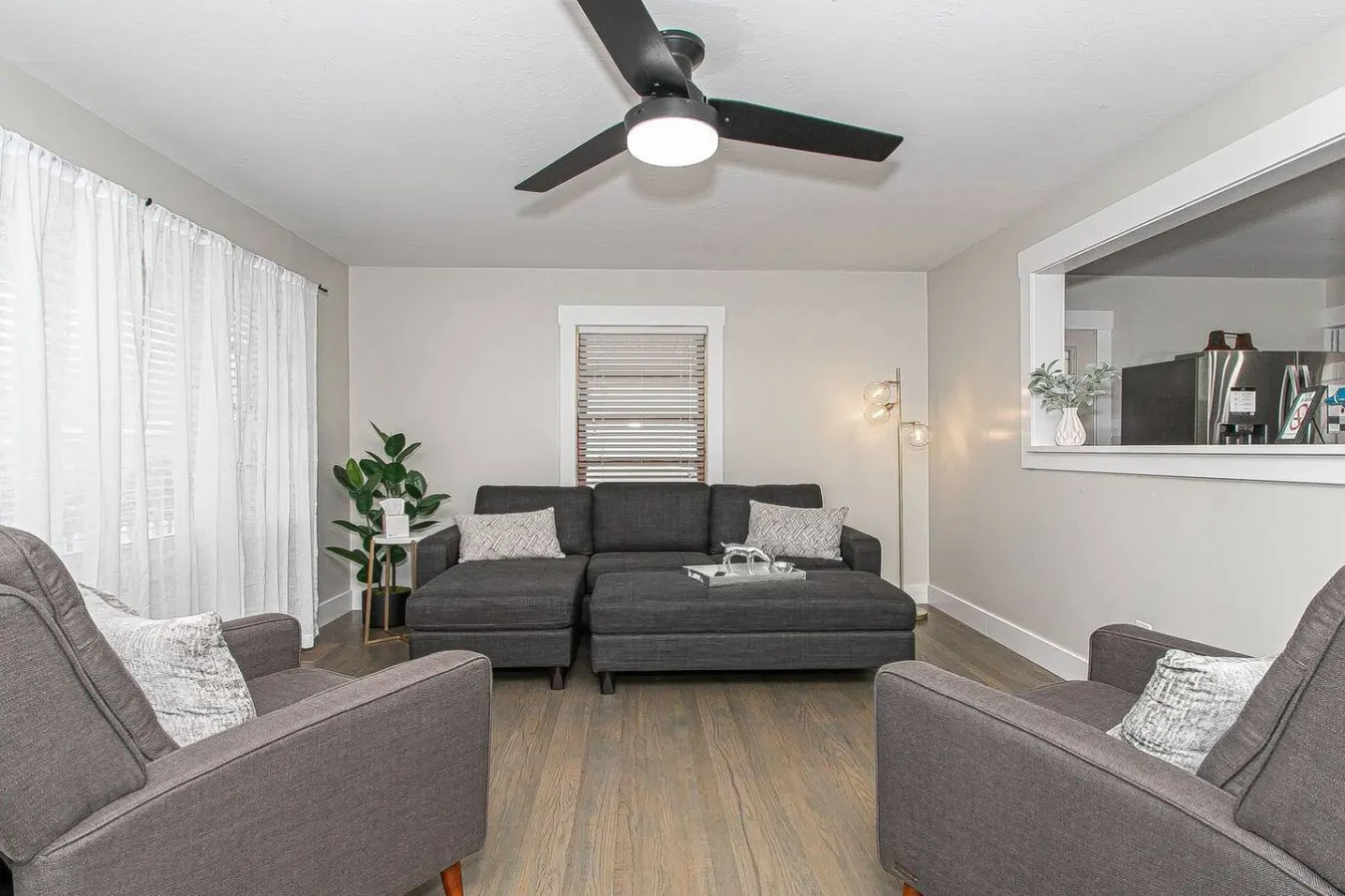 Charming West Knox Cottage w/ Carport & Patio 10