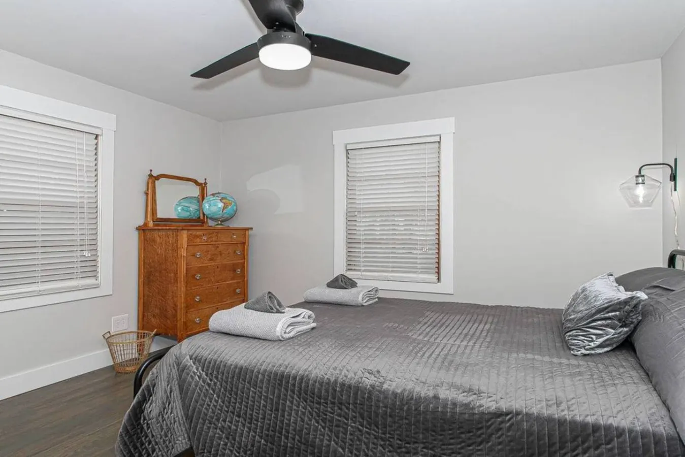 Charming West Knox Cottage w/ Carport & Patio 11