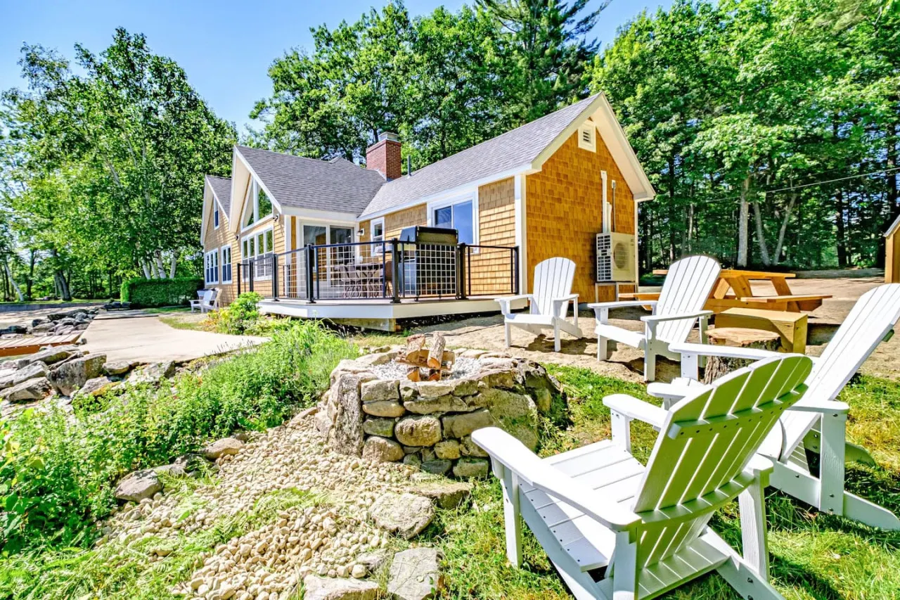 Sebago Sunrise- Luxury Lakefront on Sebago - dock/mooring+ kayaks 2
