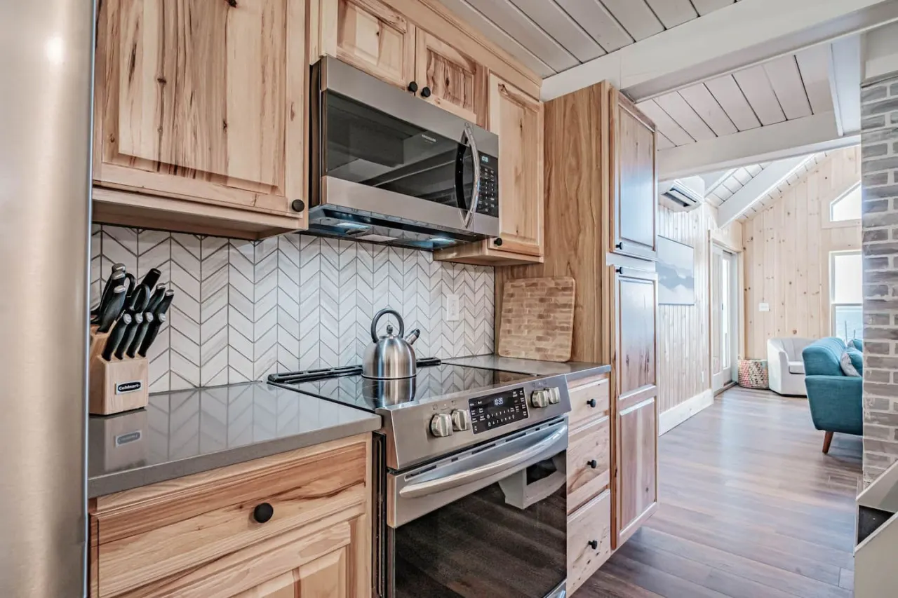 Sebago Sunrise- Luxury Lakefront on Sebago - dock/mooring+ kayaks 18