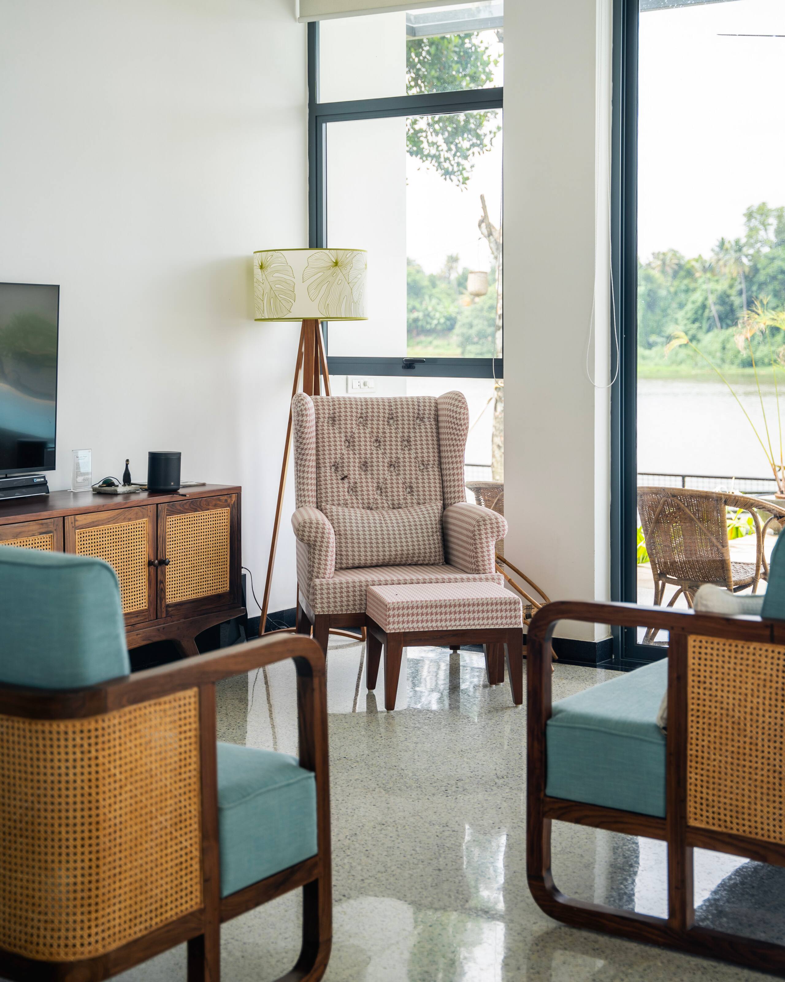 Poetry – A Tranquil Riverfront Villa by Granary 17