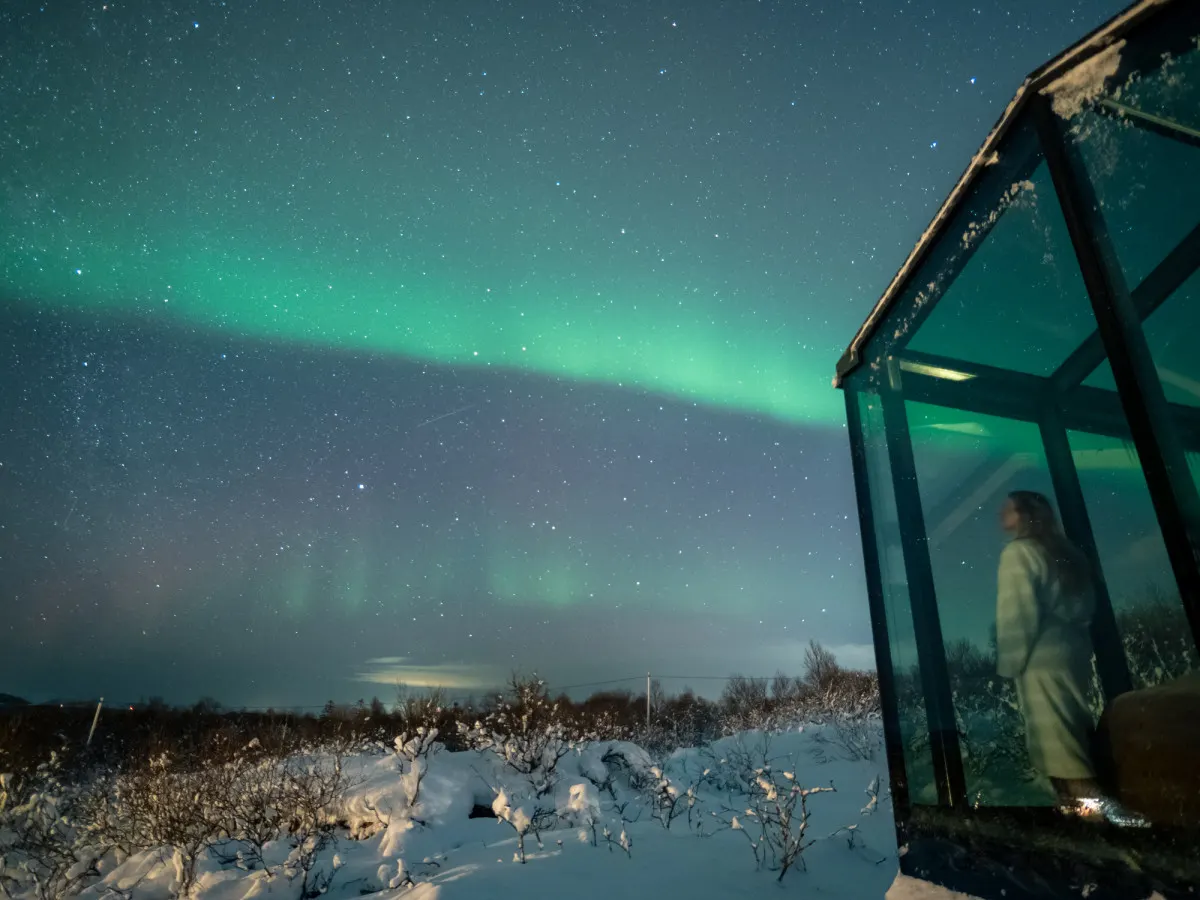 14 Peaks Glass Roof Cabin WonderInn Arctic 11